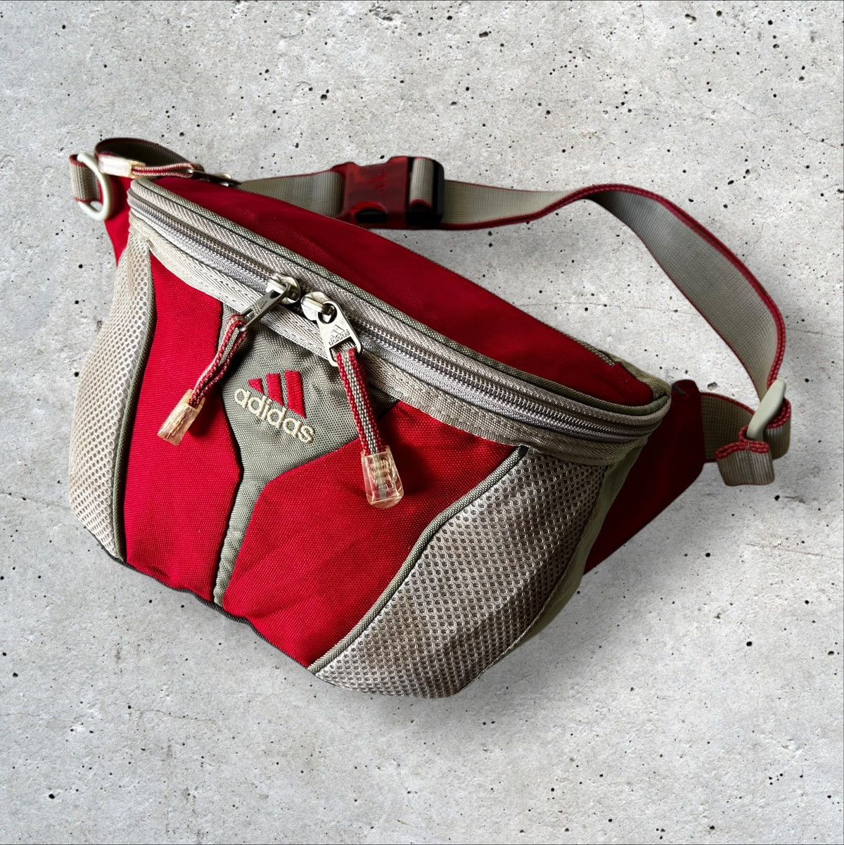 Adidas × Vintage Vintage 90s Adidas Waist Pouch Crossbody Bag Size ONE SIZE - 1 Thumbnail
