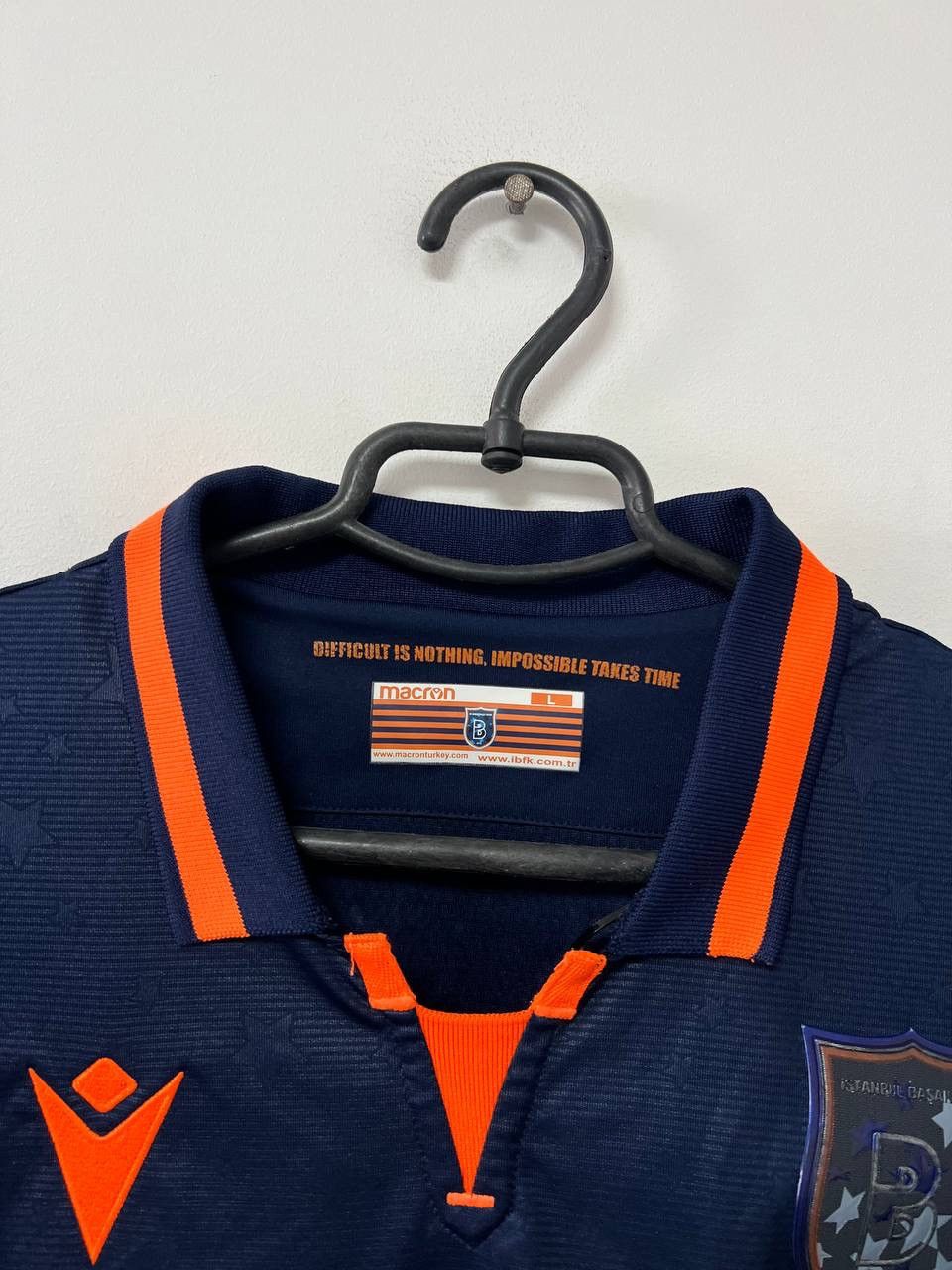 Other Istanbul Basaksehir #17 Kahveci Jersey Football Shirt sz L Size US L / EU 52-54 / 3 - 9 Thumbnail