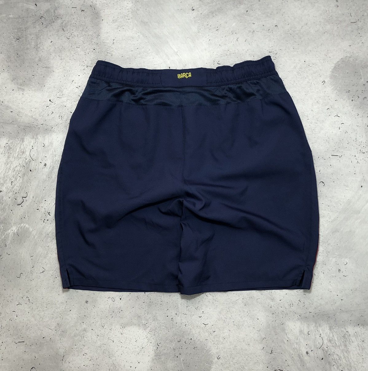 Nike × Vintage Vintage Nike FC Barcelona Soccer Shorts (XL) Size US 33 - 8 Thumbnail