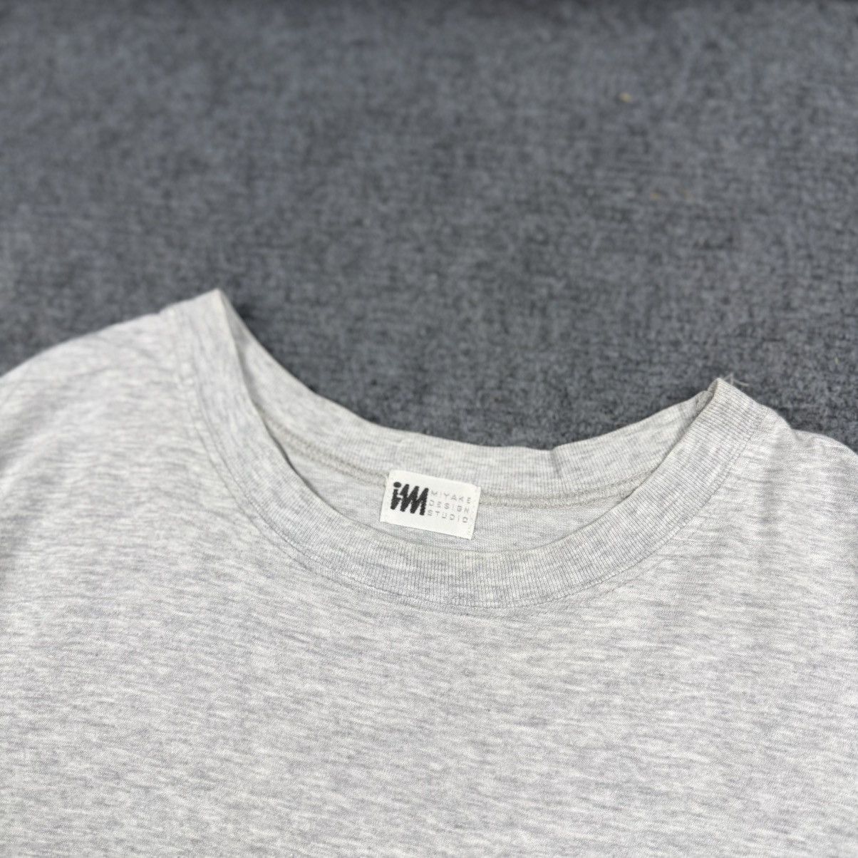 Issey Miyake Vintage Issey Miyake "I.S. Miyake Design Studio" Logo Tee Size US M / EU 48-50 / 2 - 3 Thumbnail