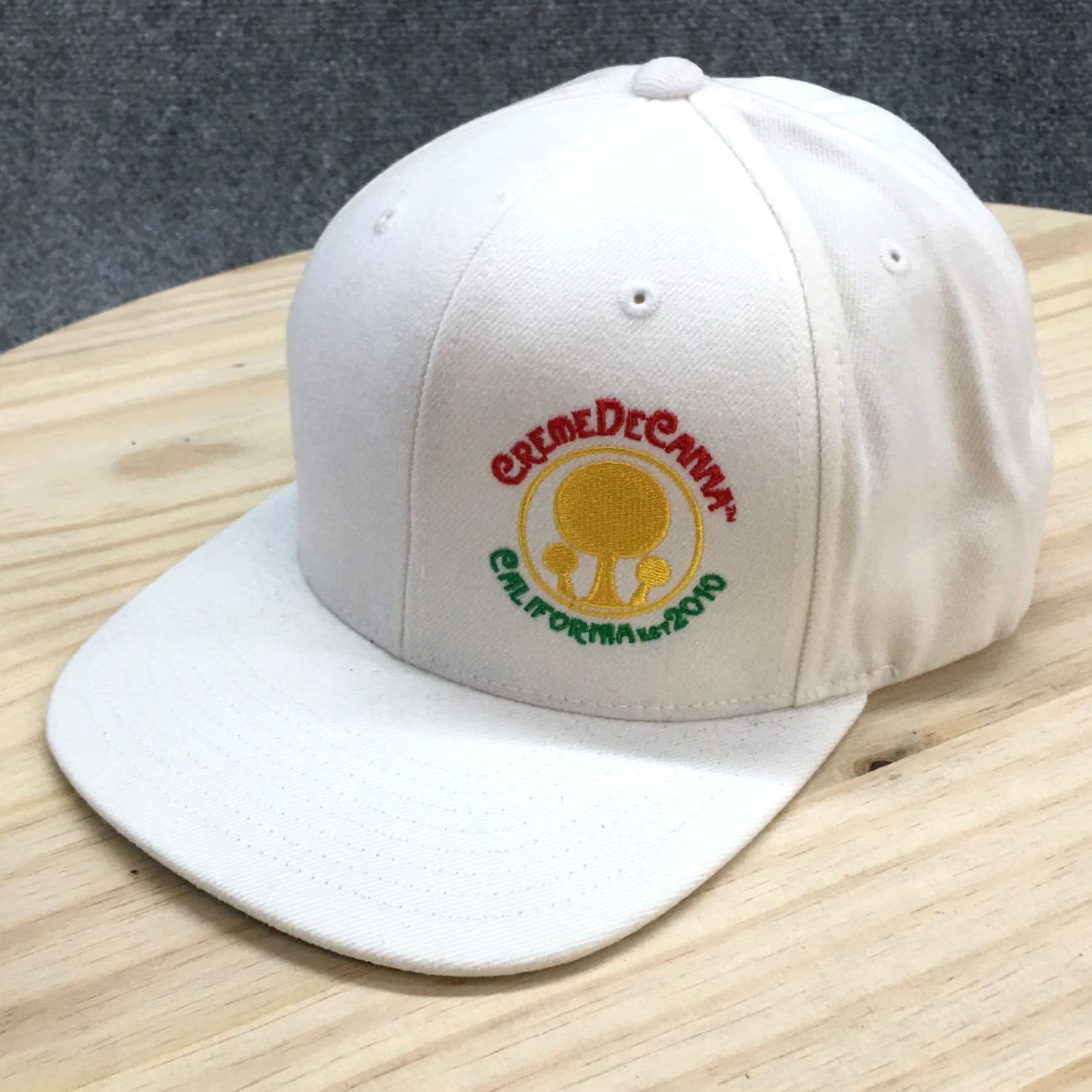 Vintage Yupoong Snapback Mens One Size White Creme De Canna California est 2010 Cap Hat Shipped Quickly Size ONE SIZE - 2 Thumbnail
