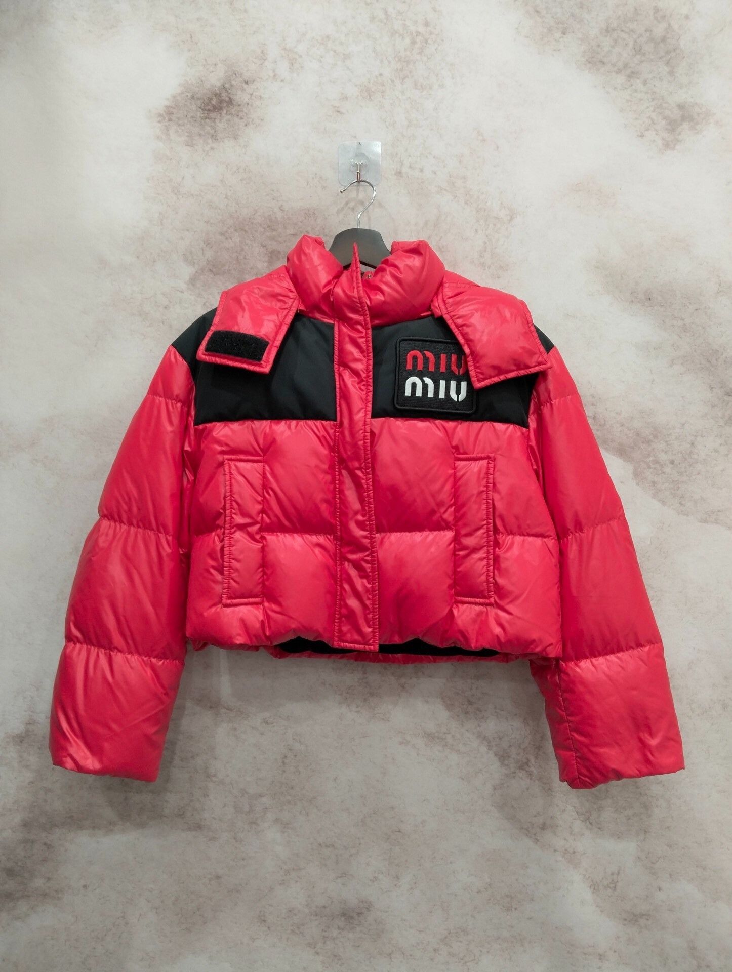 Miu Miu Miu Miu Red Cropped Hooded Down Jacket Size XS / US 0-2 / IT 36-38 - 1 Thumbnail