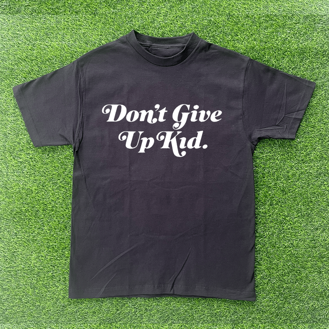 Vintage DON'T GIVE UP KID TSHIRT Size US S / EU 44-46 / 1 - 1 Preview