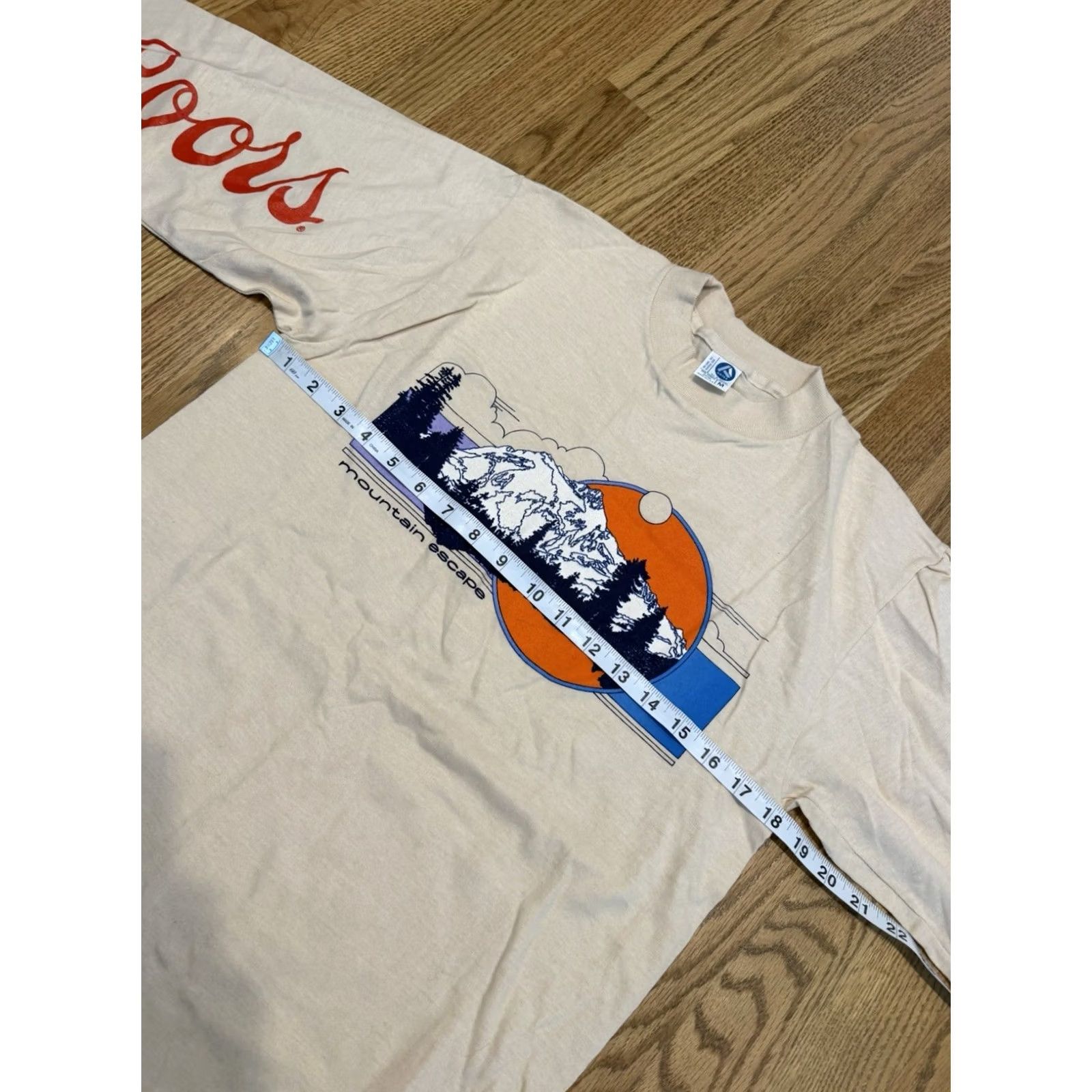 Vintage VINTAGE Mountain Escape Coors Beer T Shirt Men’s Size Medium Long Sleeve 80s Vtg Artex Beige Cotton Crew Neck Graphic Print 1980-1989 Mens Size US M / EU 48-50 / 2 - 7 Thumbnail