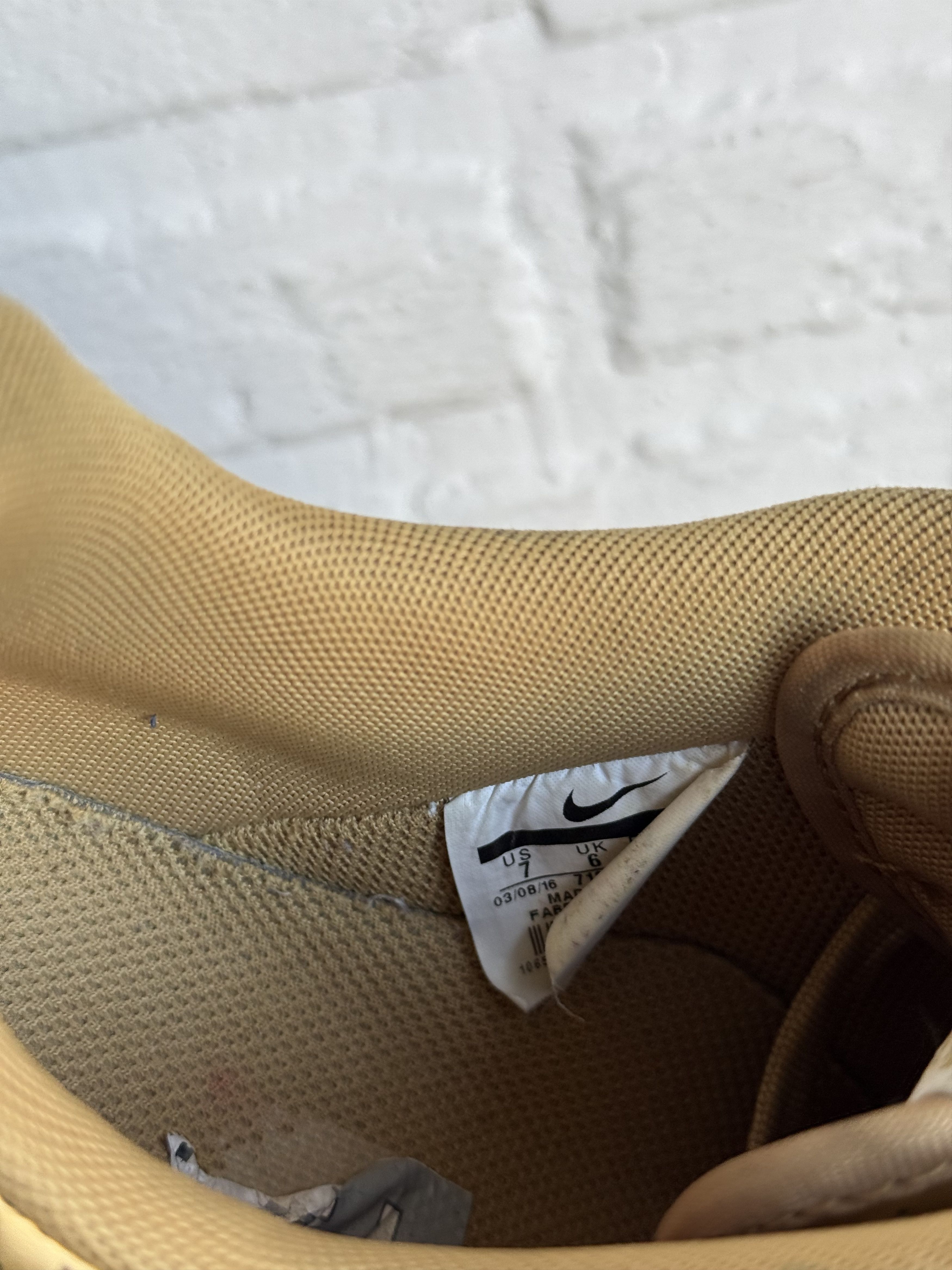 Nike Nike Air Force 1 Low '07 LV8 'Gold' sneakers Size US 7 / EU 40 - 4 Thumbnail