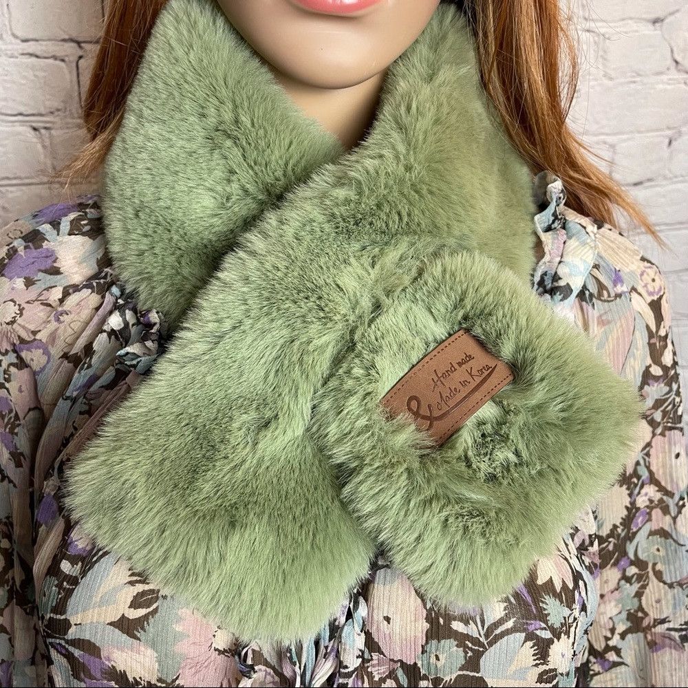 Other Green Fur Collar Scarf Neck Shrug Size ONE SIZE - 2 Thumbnail