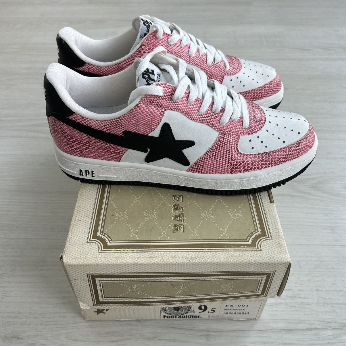 Bape VERY RARE OG 2002 A BATHING APE PINK SNAKESKIN BAPESTA Size US 9.5 / EU 42-43 - 6 Thumbnail