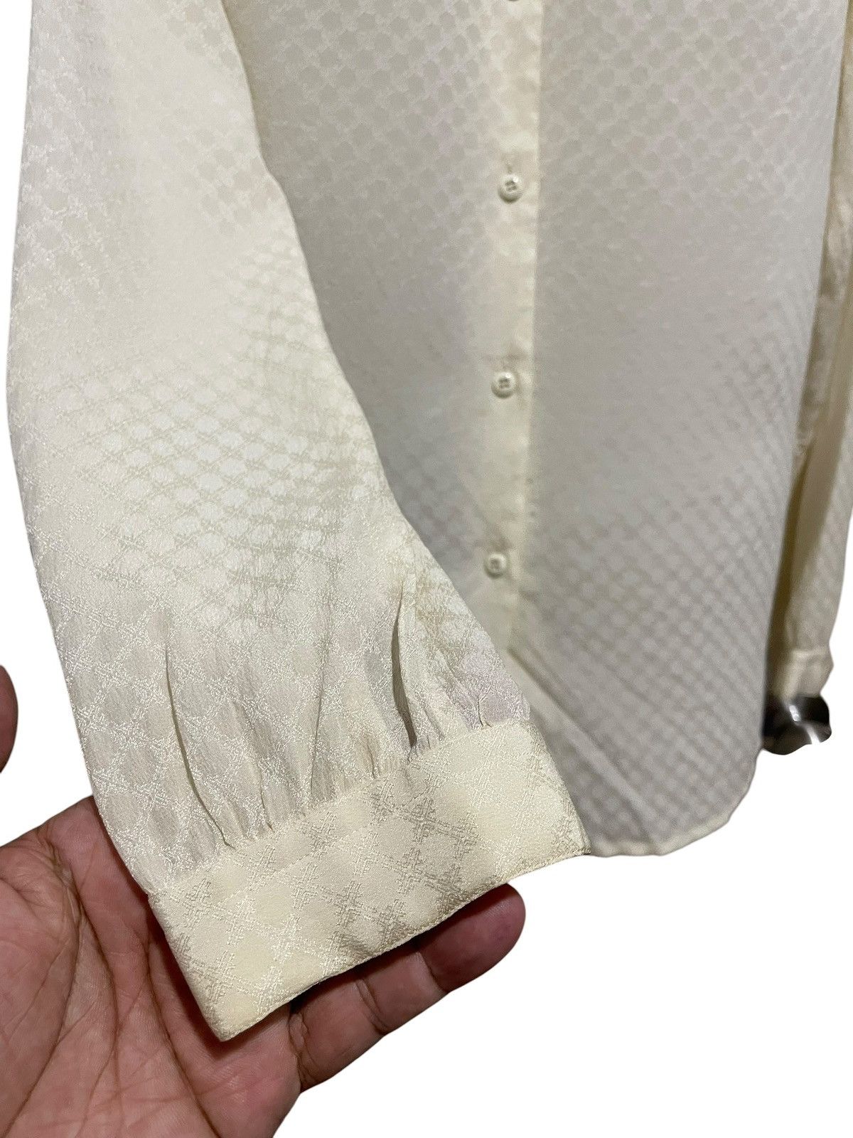 Salvatore Ferragamo VTG Salvatore Ferragamo Firenze 100% Silk Shirts Size M / US 6-8 / IT 42-44 - 2 Thumbnail