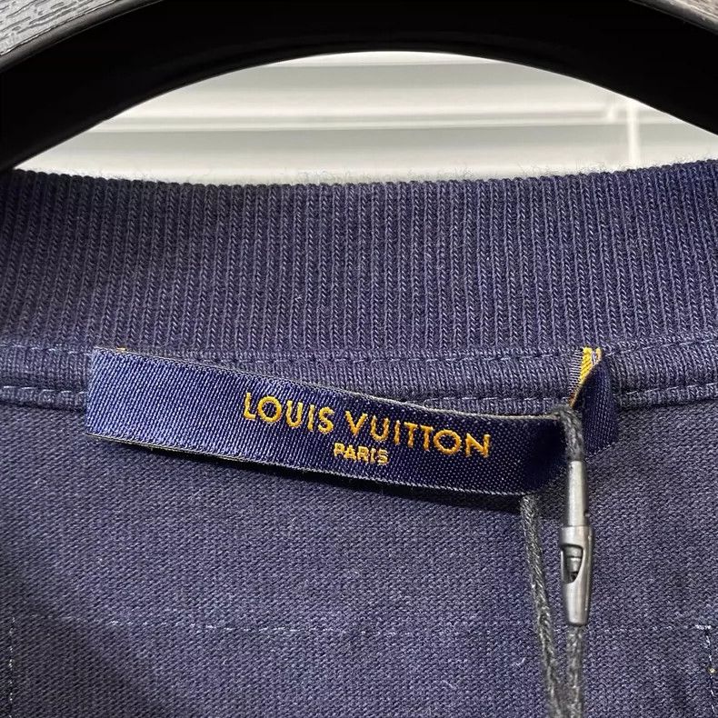 Louis Vuitton Louis Vuitton Floral embroidery logo navy blue short sleeve Size US L / EU 52-54 / 3 - 3 Thumbnail