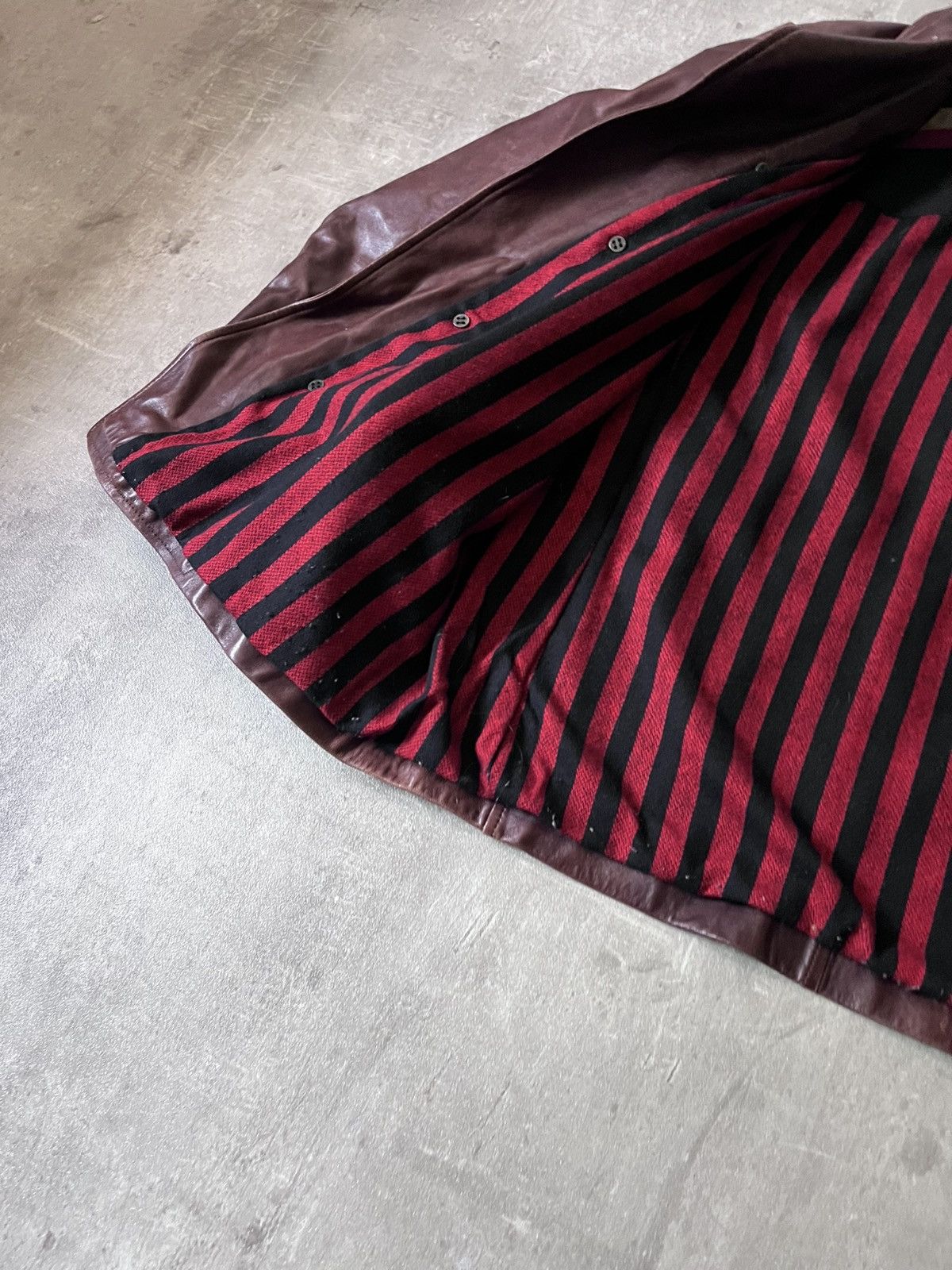 Dries Van Noten Dries Van Noten Vintage red leather coat Size US L / EU 52-54 / 3 - 14 Thumbnail