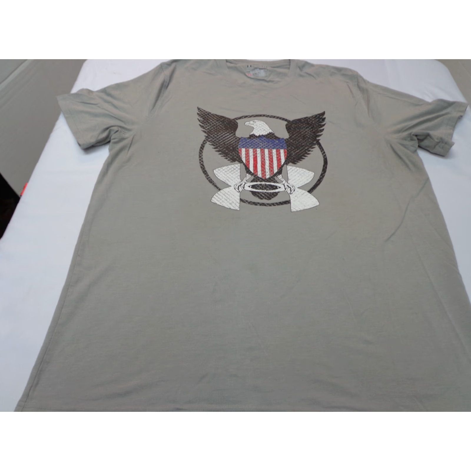 Under Armour Under Armour T Shirt USA Military Eagle Heat Gear Size Large Loose FLAW Size US L / EU 52-54 / 3 - 2 Thumbnail