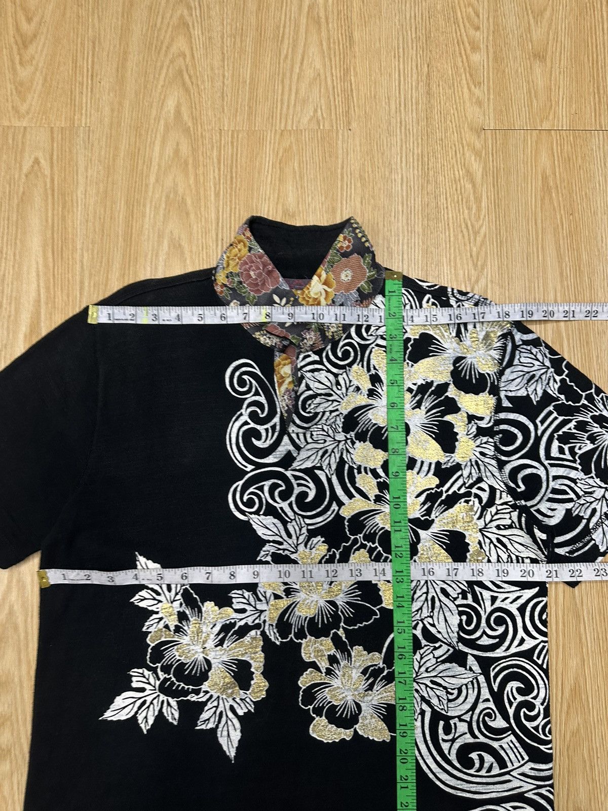 Karakuri Tamashii Vintage Sukajan Art Flower Koi Tshirt A891 Size US L / EU 52-54 / 3 - 7 Thumbnail