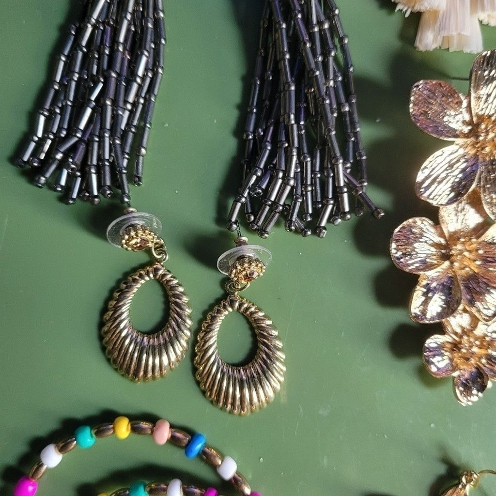 Torrid Torrid and Kolh's assortment of earrings. NWOT Size ONE SIZE - 7 Thumbnail
