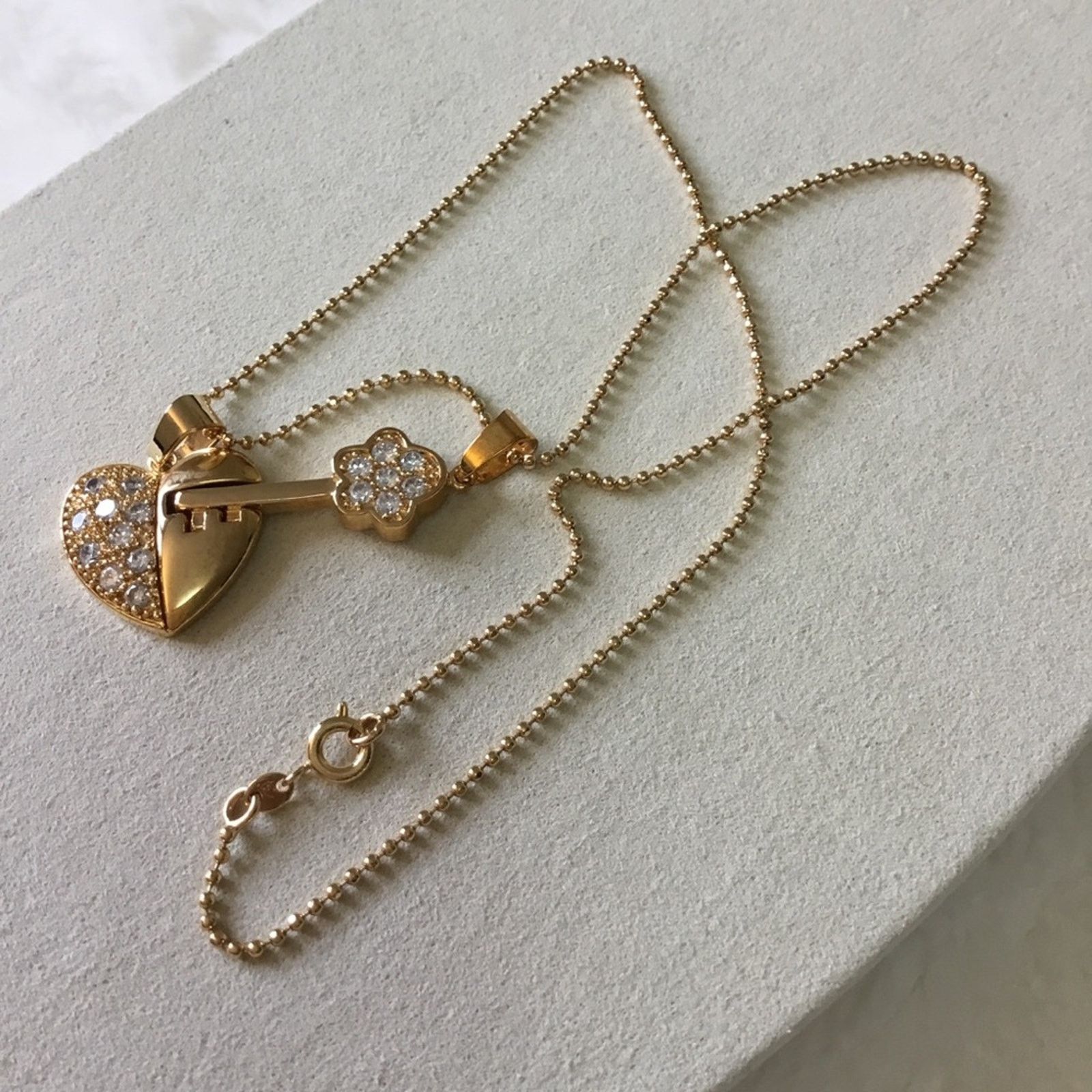 Other Crystal Gold Keychain w/ Heart Necklace Size ONE SIZE - 7 Thumbnail