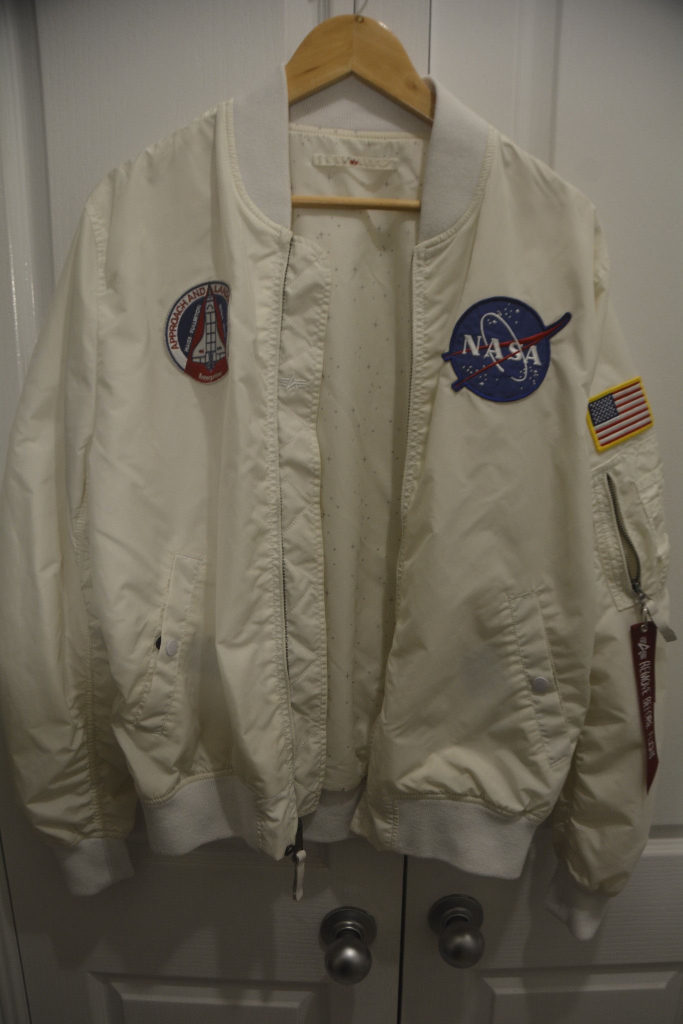Alpha Industries Alpha Industries NASA MA-1 Flight Jacket White Bomber Size US L / EU 52-54 / 3 - 3 Thumbnail