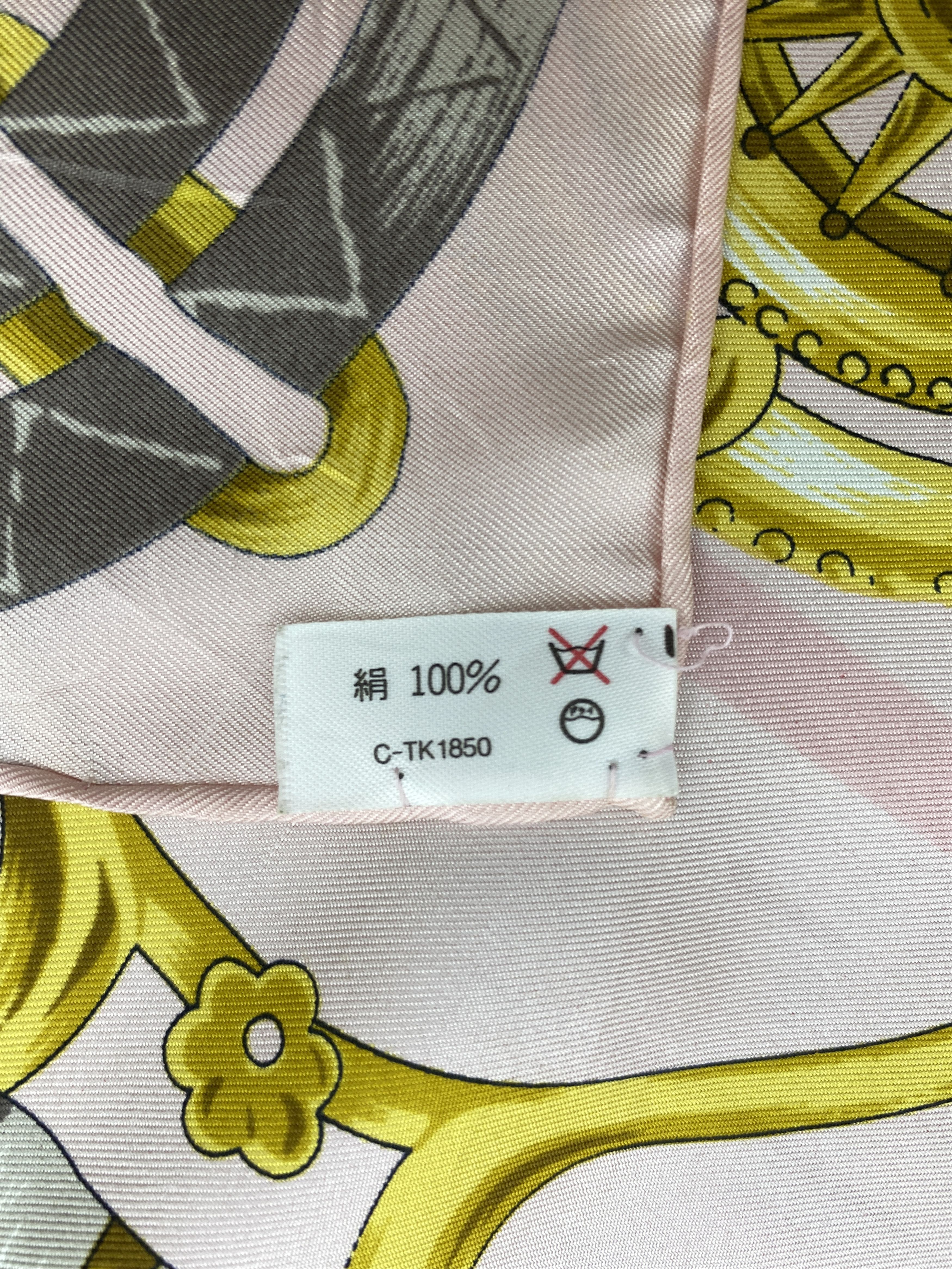 Japanese Brand Vintage Japanese Brand Chain Silk Scarf SN0145 Size ONE SIZE - 10 Thumbnail