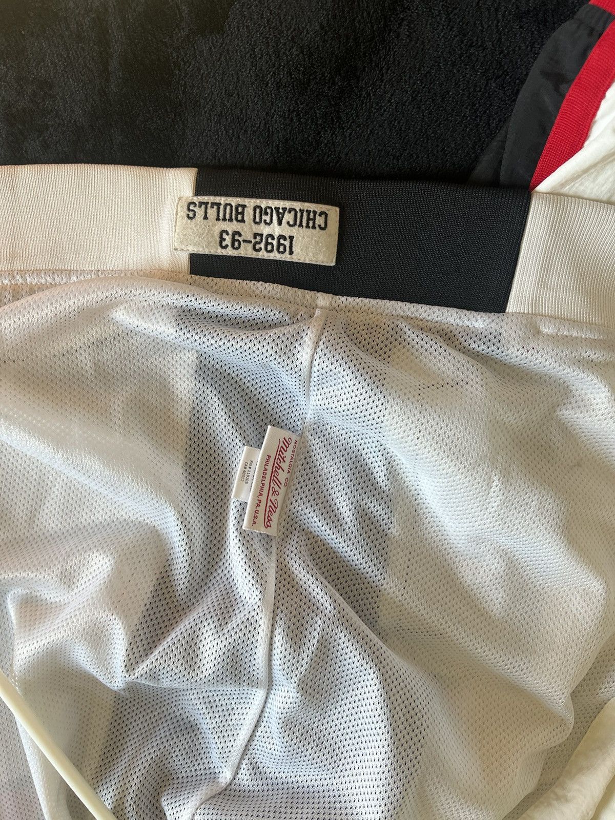 Mitchell & Ness Chicago Bulls 1992/93 Authentic Full-Snap Warmup Jacket Size US S / EU 44-46 / 1 - 6 Thumbnail