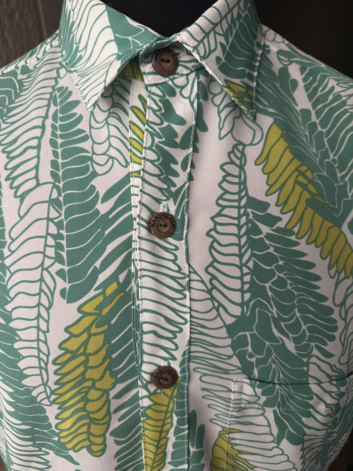 Other NWOT Manuhealii Green/White Hawaiian Full Button Men's M Size US M / EU 48-50 / 2 - 3 Thumbnail