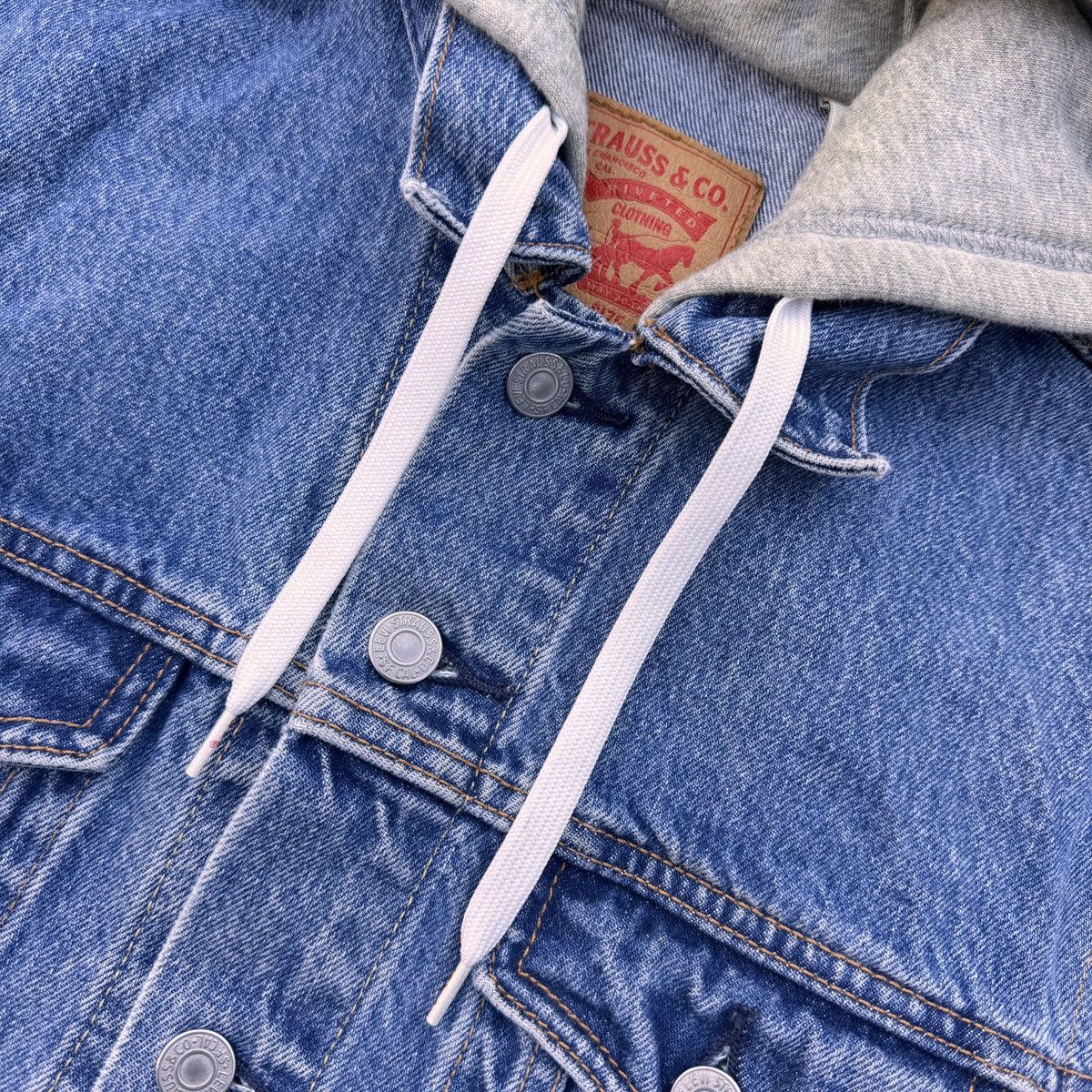 Levi's × Vintage Levi’s Hooded Trucker Jacket | Denim Vest | Y2K Vintage Size US S / EU 44-46 / 1 - 3 Thumbnail