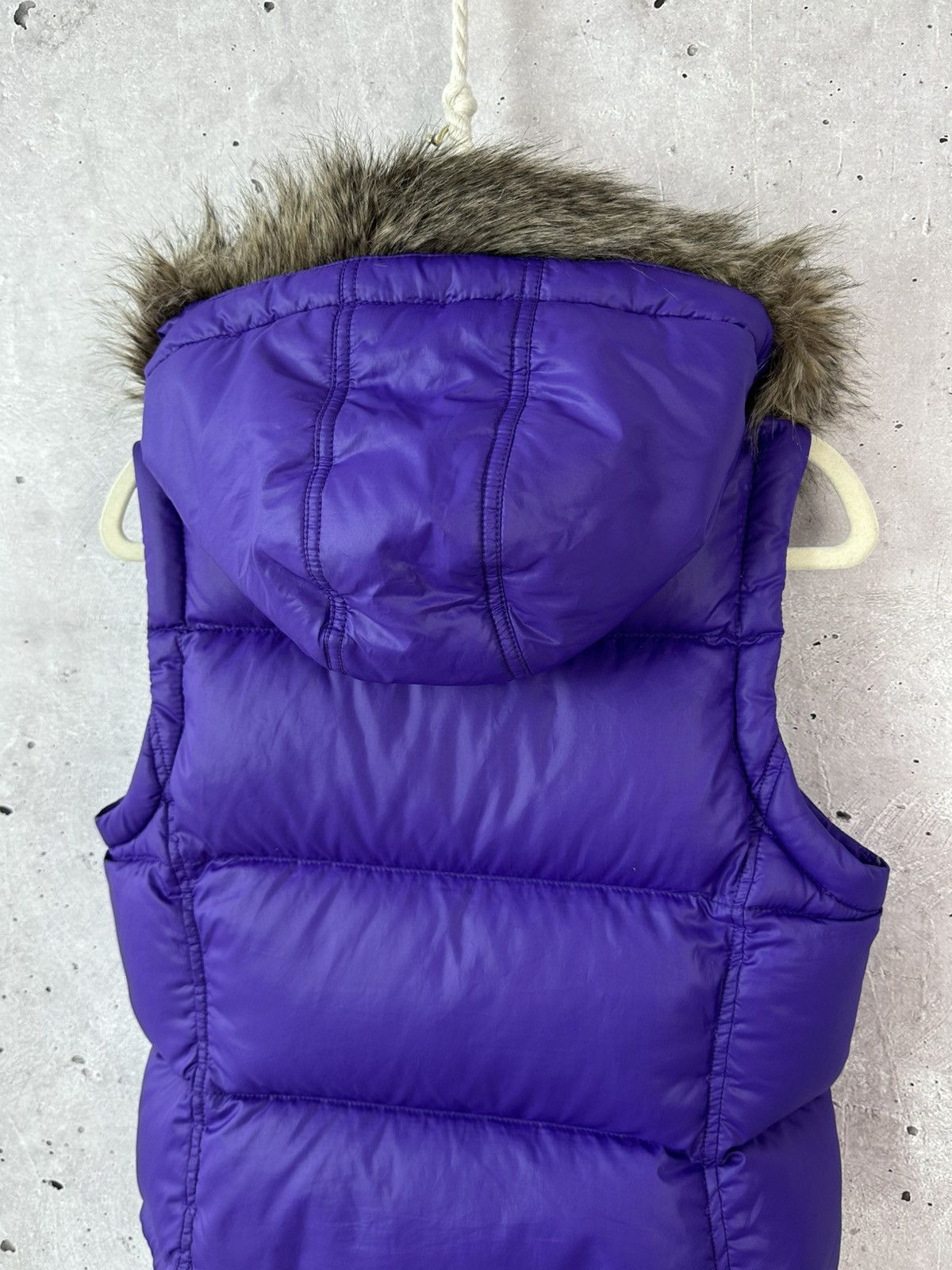 Ralph Lauren Vintage Polo Ralph Lauren Puffer Down Women’s Vest with Fur Size S / US 4 / IT 40 - 12 Thumbnail