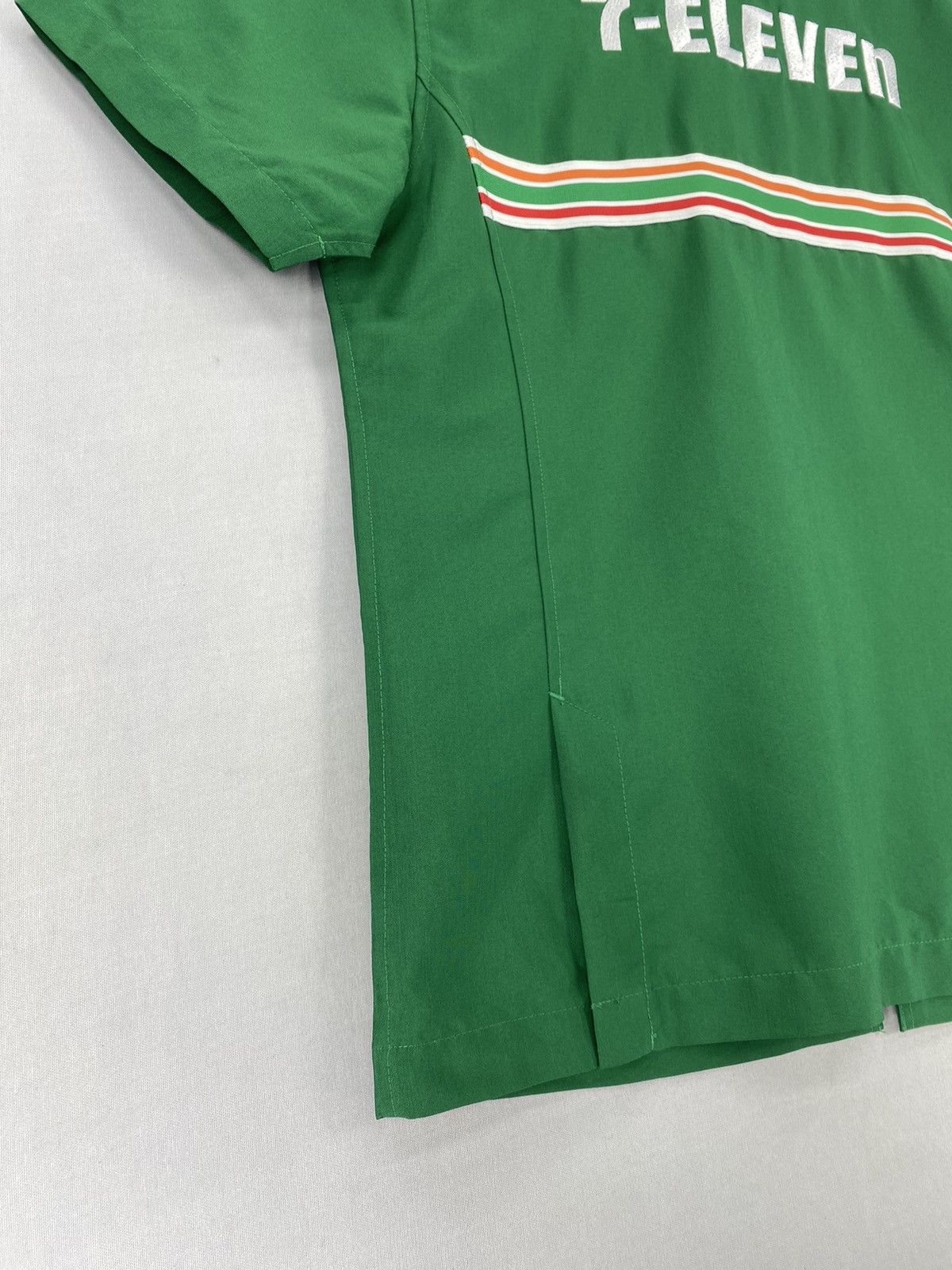 Japanese Brand Vintage Y2k 7-Eleven Embroidered Logo Worker Shirt Size US S / EU 44-46 / 1 - 3 Thumbnail