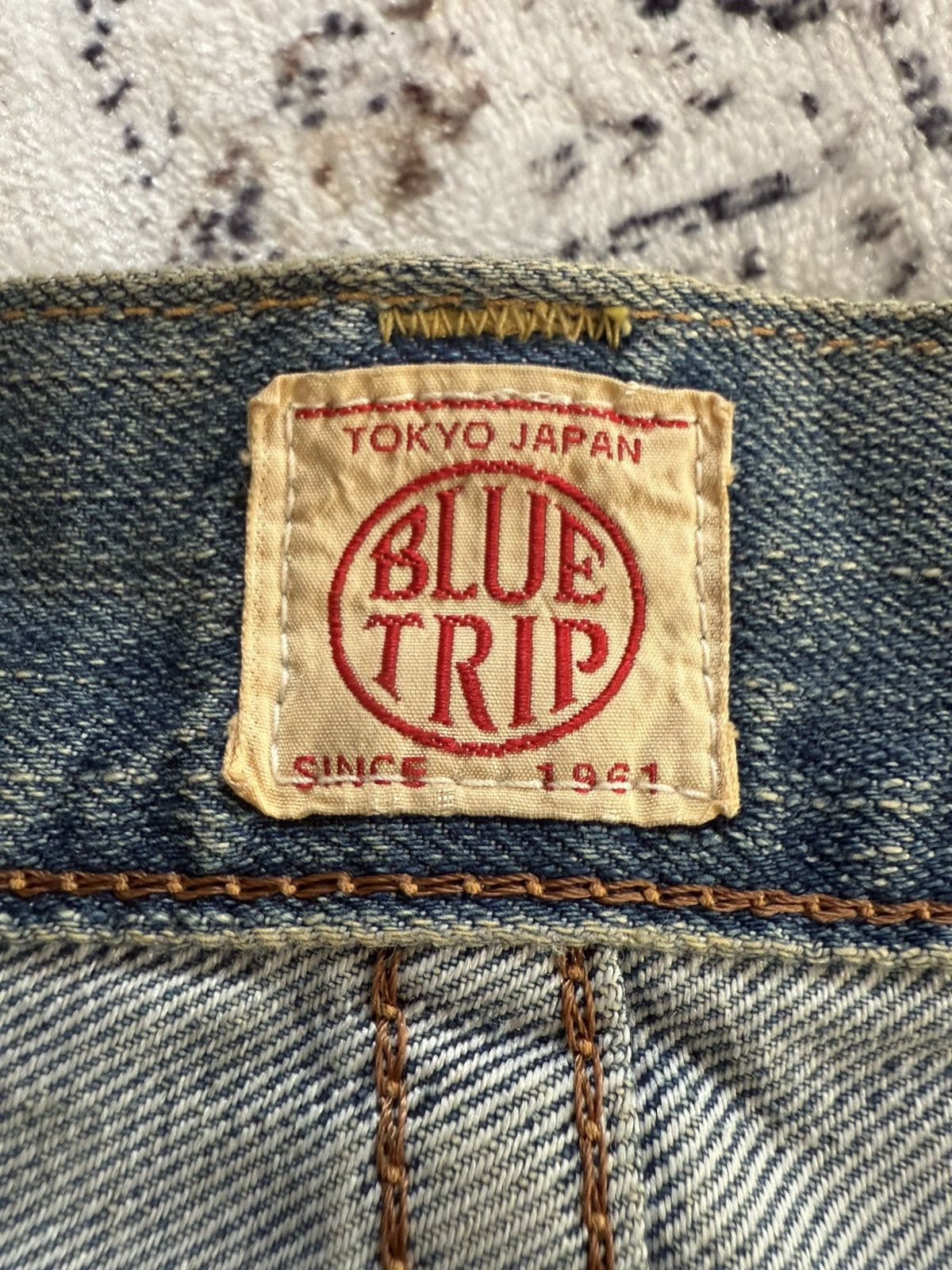 Le Grande Bleu (L.G.B.) Edwin Tokyo Mud Wash Distressed Flared Jeans Size US 36 / EU 52 - 23 Thumbnail