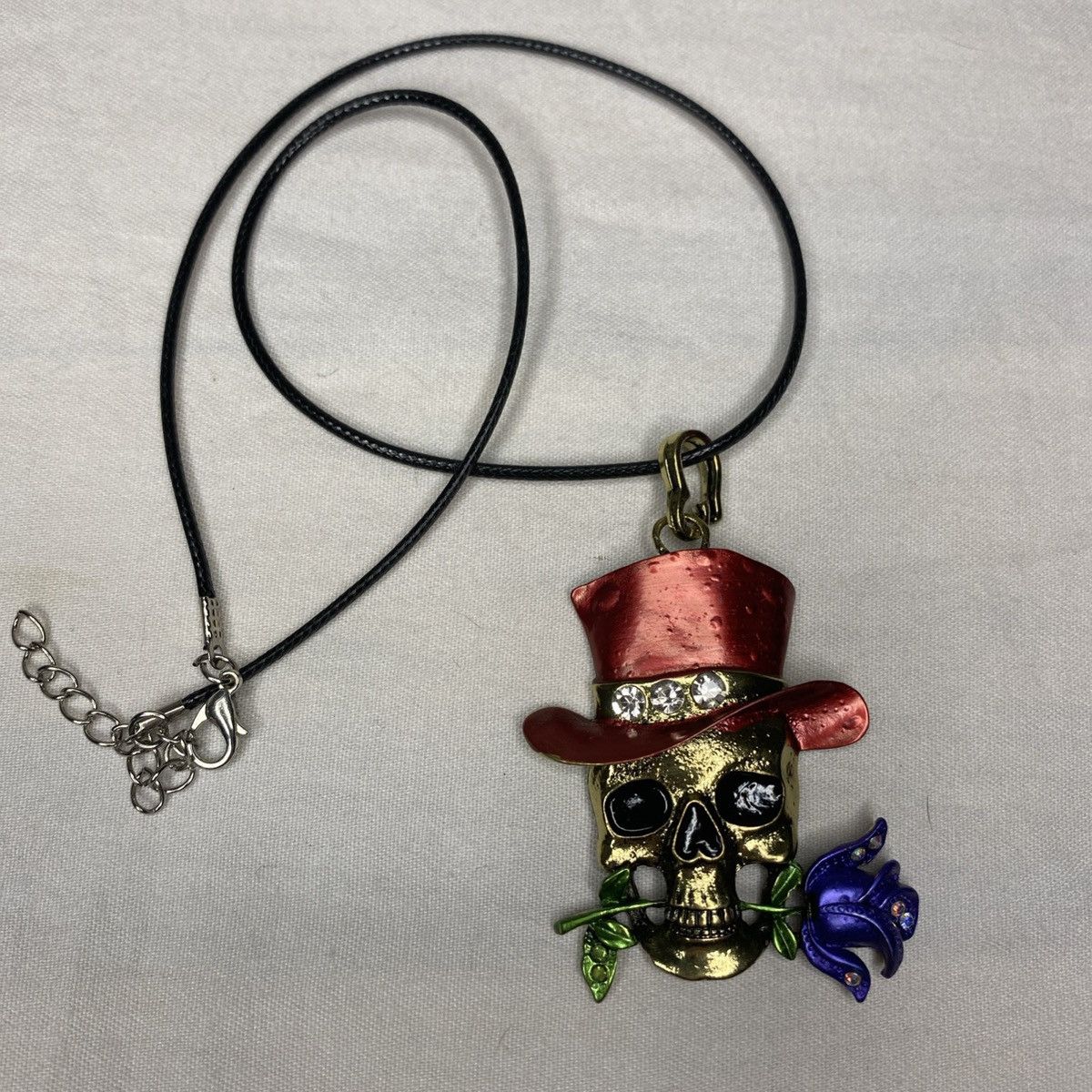 Other Skull Necklace Red Top Hat Rose Pendant Gothic Halloween New Size ONE SIZE - 1 Thumbnail