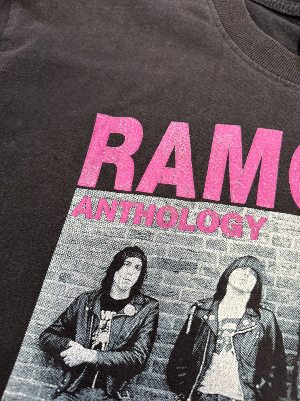 Band Tees VINTAGE 90S RARE RAMONES HEY HO Lets GO TOUR T SHIRT Rock Size US L / EU 52-54 / 3 - 10 Thumbnail
