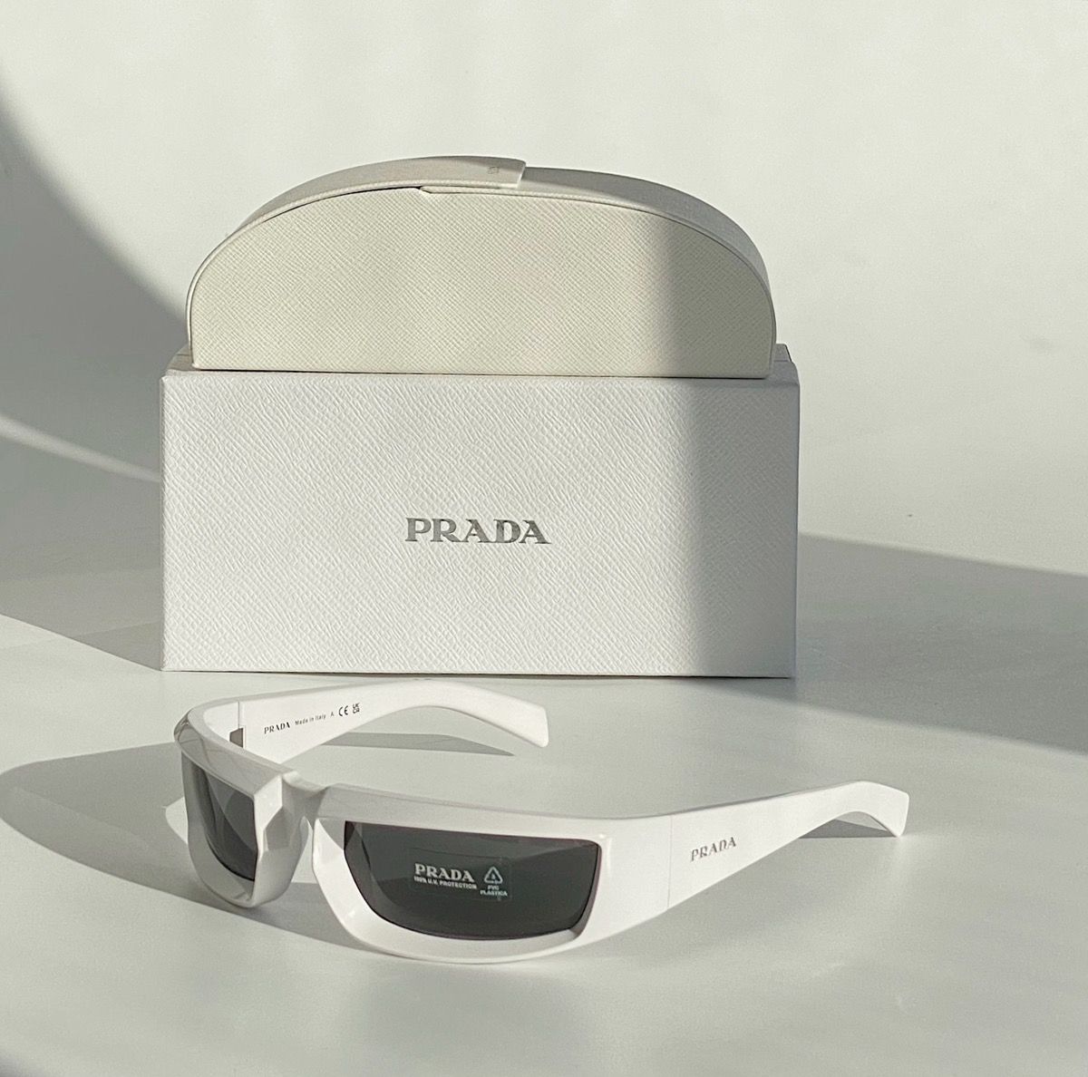 Pre-owned Prada X Vintage Newprada 2023 Slim Logo Sunglasses Spr25y Y2k In White