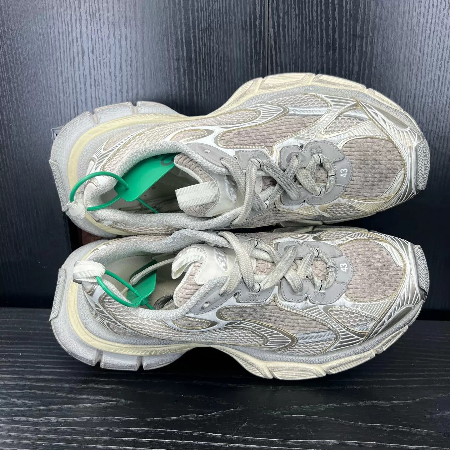 Balenciaga Balenciaga 3XL Light Gray Size 43 Worn Once Size US 10 / EU 43 - 7 Thumbnail