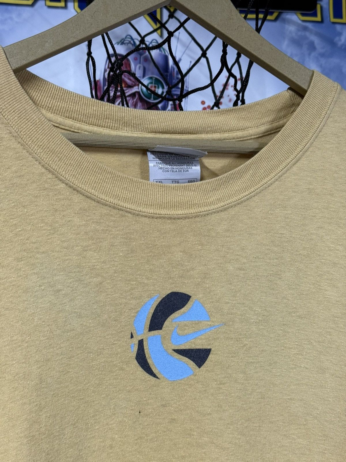 Nike Vintage Y2K Nike Basketball Swoosh T-Shirt Size 2XL Size US XXL / EU 58 / 5 - 5 Thumbnail