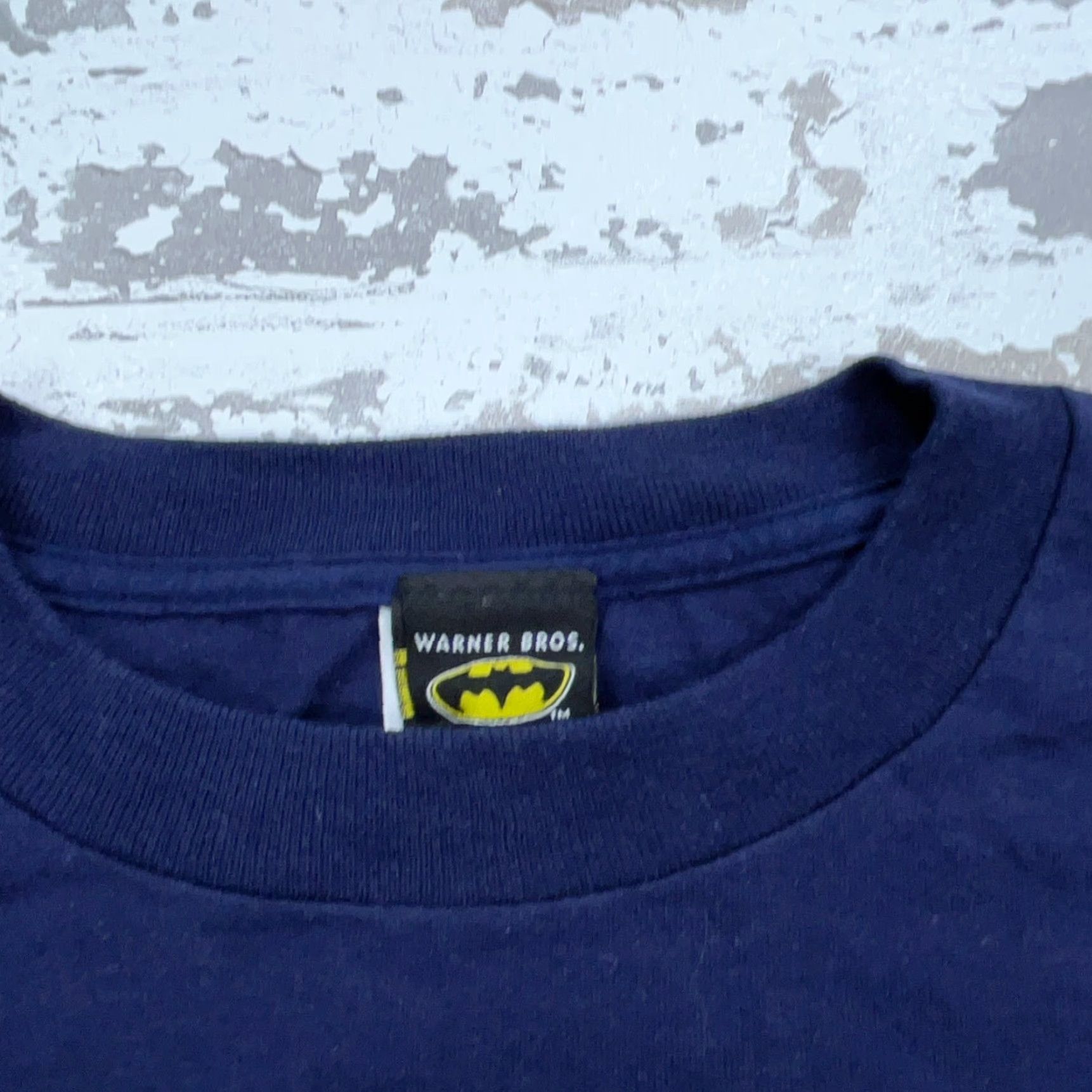 Vintage VINTAGE Batman Shirt Men L Blue Yellow Tee Retro Crime Fighters Y2K 2000s Batman Logo Graphic Print Jersey Cotton Short Sleeve Crew Neck T-Shirt Size US L / EU 52-54 / 3 - 5 Thumbnail