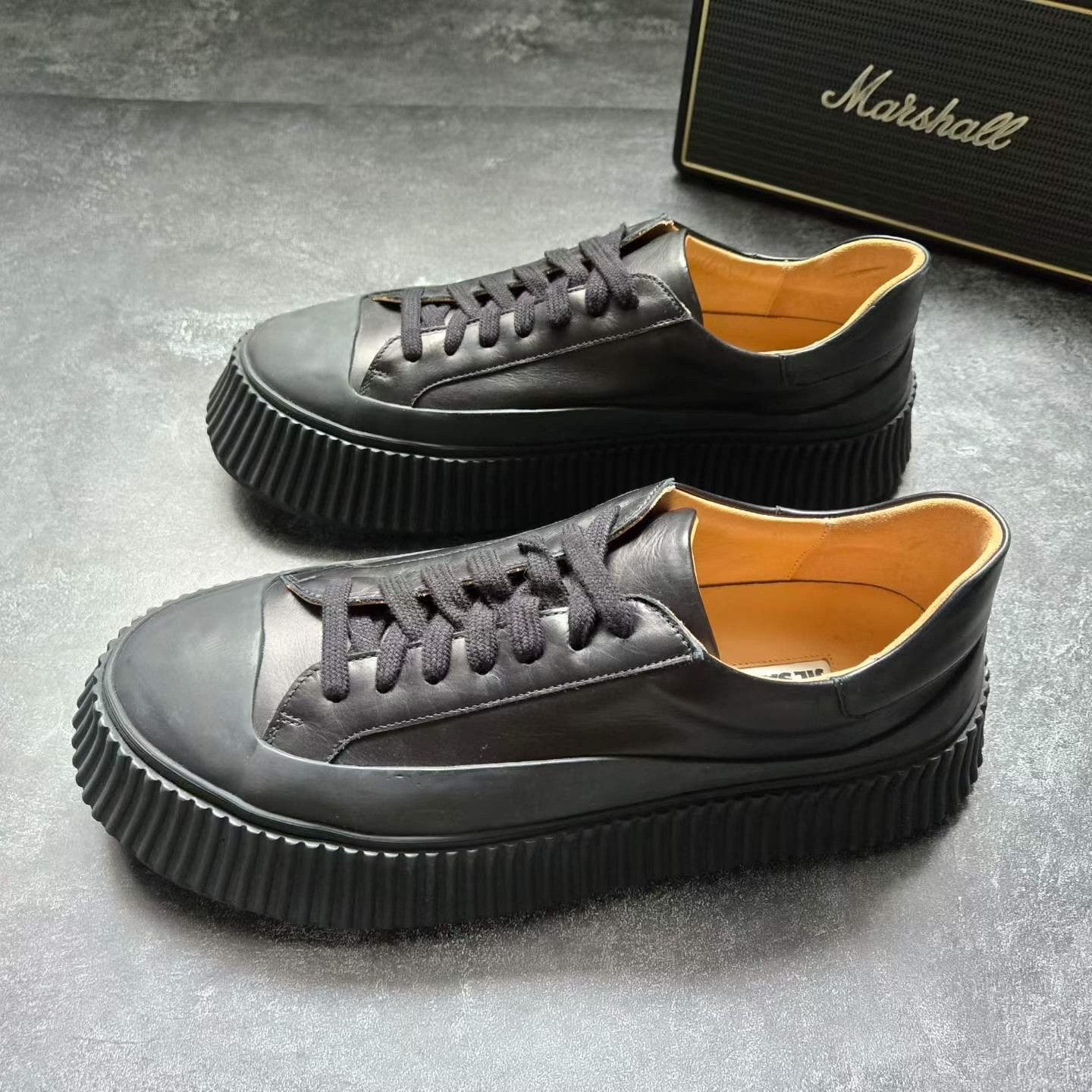 Balenciaga Balenciaga Gold Lowtop Sneakers 40 Men Size US 7.5 / EU 40-41 - 1 Thumbnail