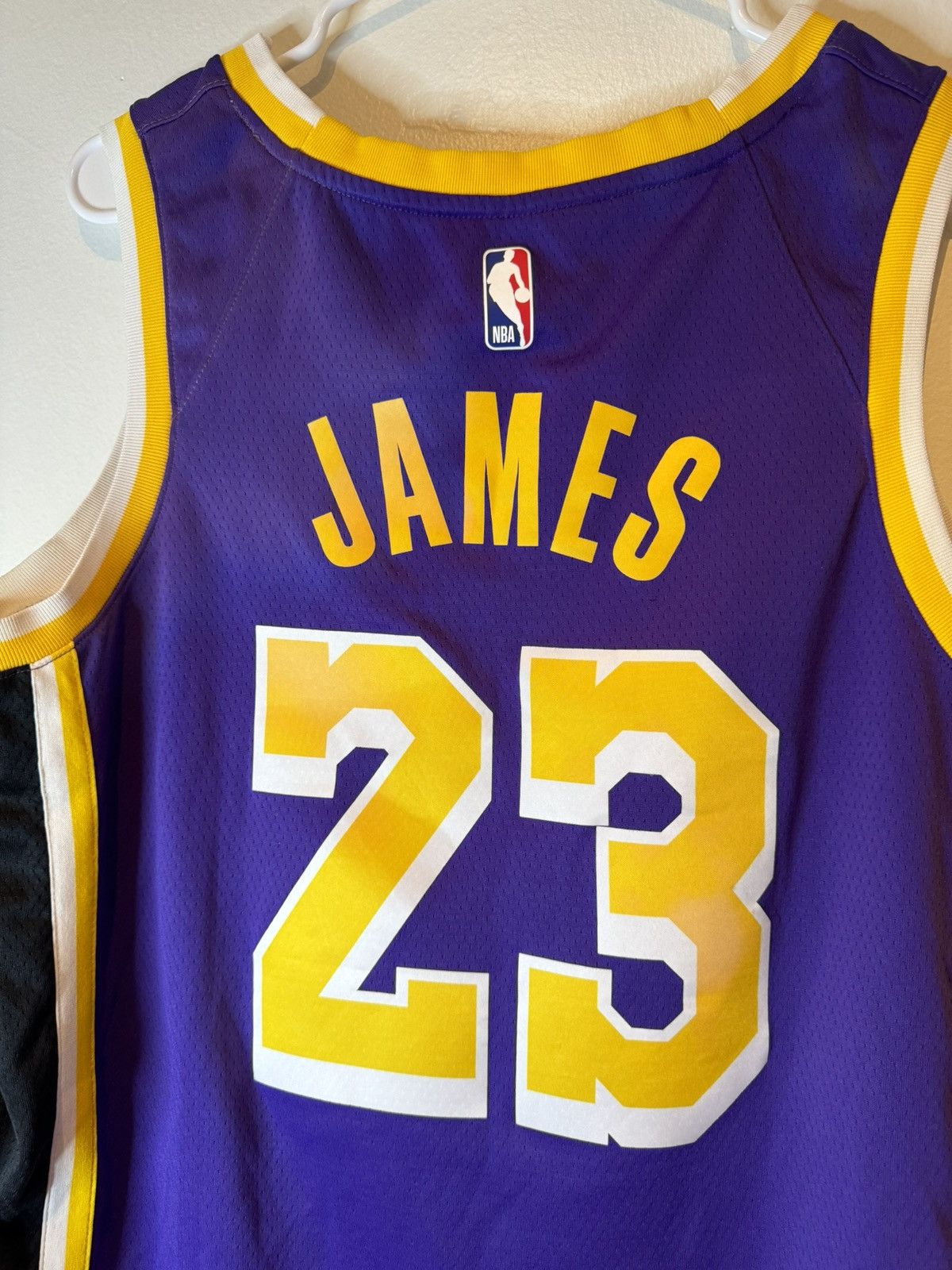 Nike Nike Lebron James Swingman Jersey 23 LA Lakers Purple Size L Size US M / EU 48-50 / 2 - 5 Thumbnail