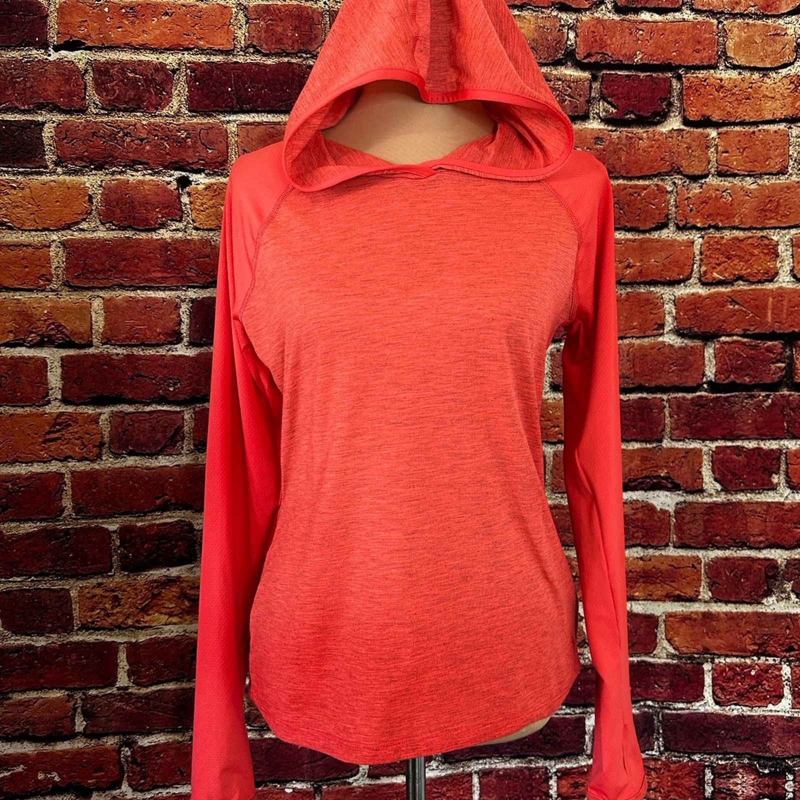 The North Face Women’s the north face long sleeve Size M / US 6-8 / IT 42-44 - 1 Thumbnail
