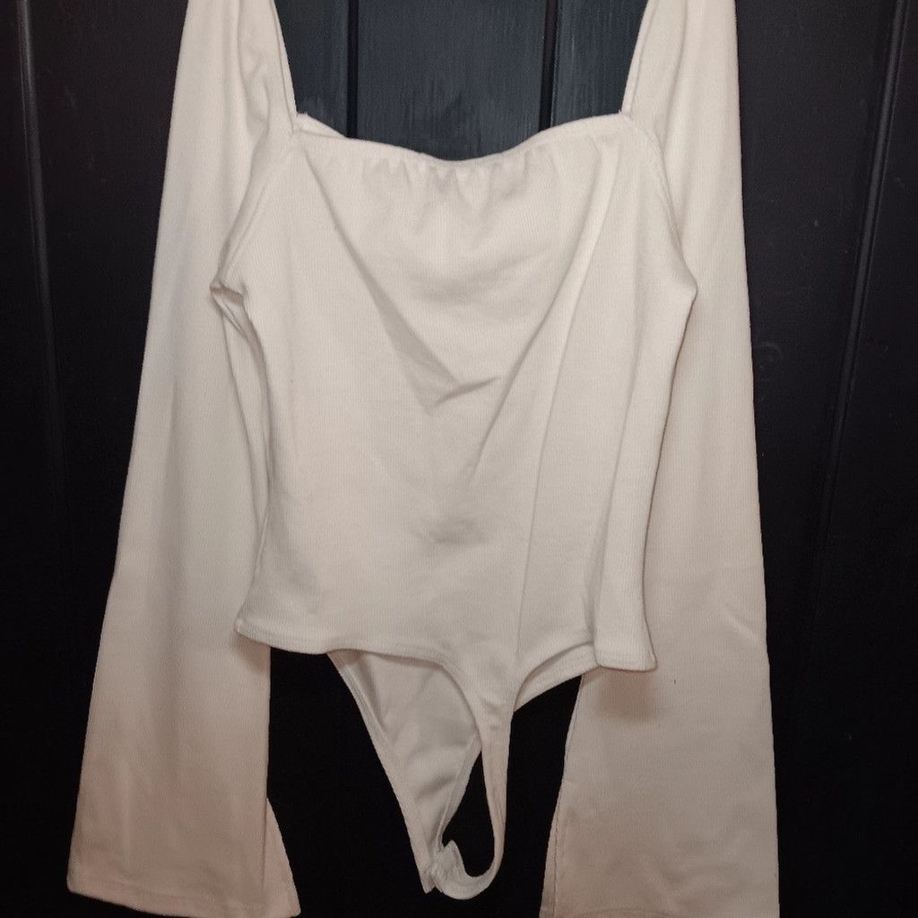 Missguided Missguided Bodysuit W/Bell sleeves, off-white, S 6,NWOT Size M / US 6-8 / IT 42-44 - 7 Thumbnail