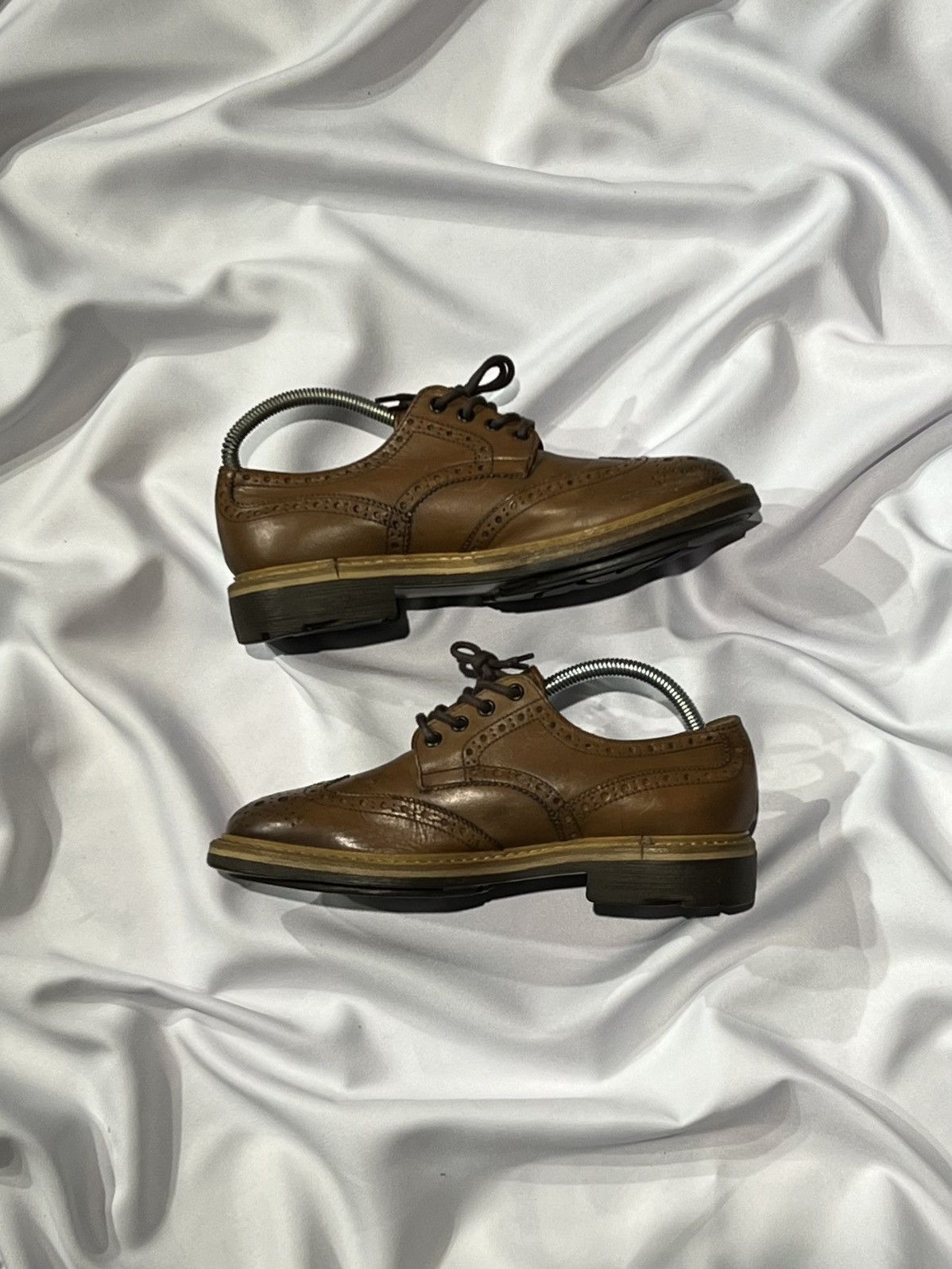 Vintage WINGTIP SHOES LEATHER MADE IN ROMANIA MISSING BRAND Size US 6 / EU 39 - 4 Thumbnail