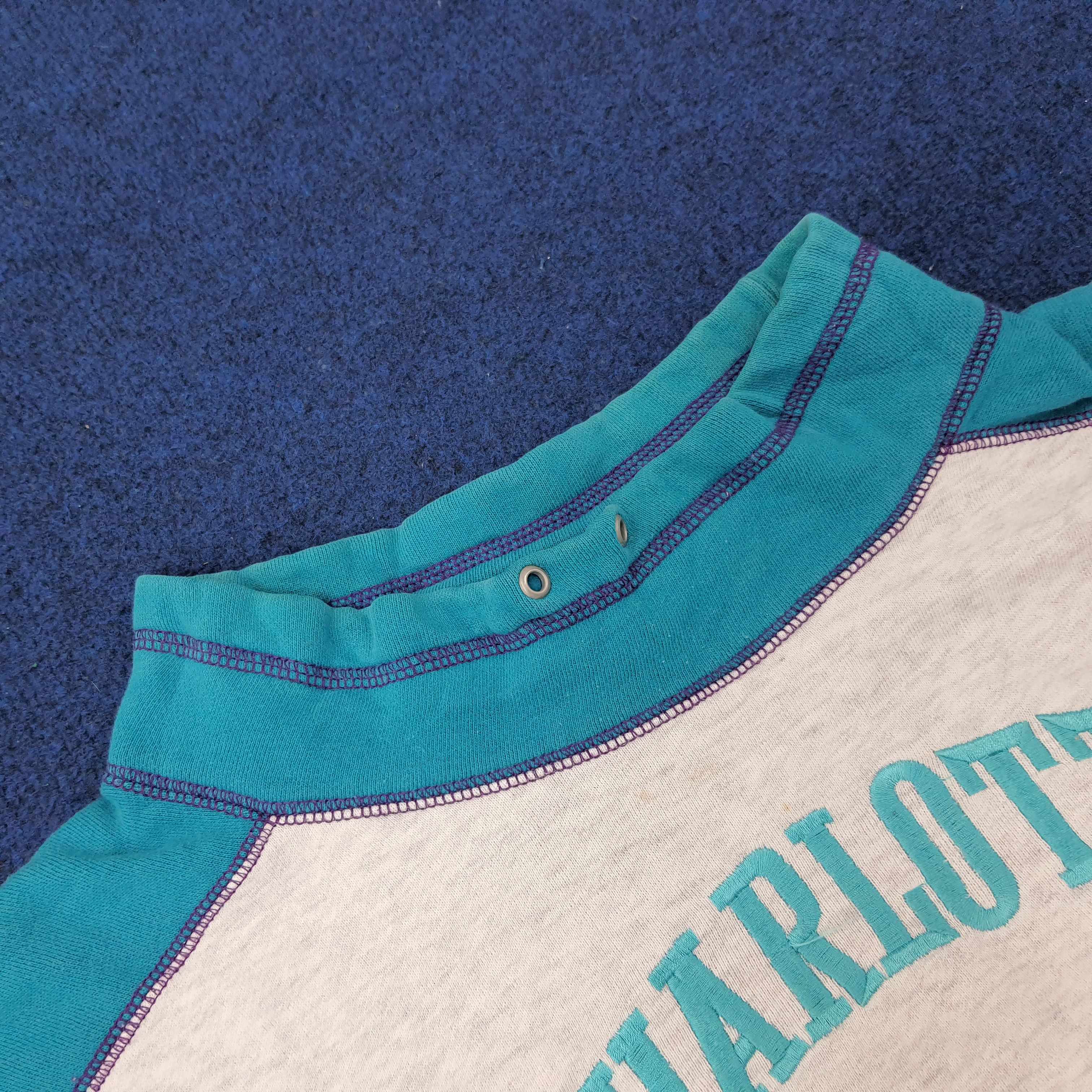 NBA Vintage NBA Charlotte Hornets Team Sports Sweatshirt C246N27 Size US M / EU 48-50 / 2 - 5 Thumbnail