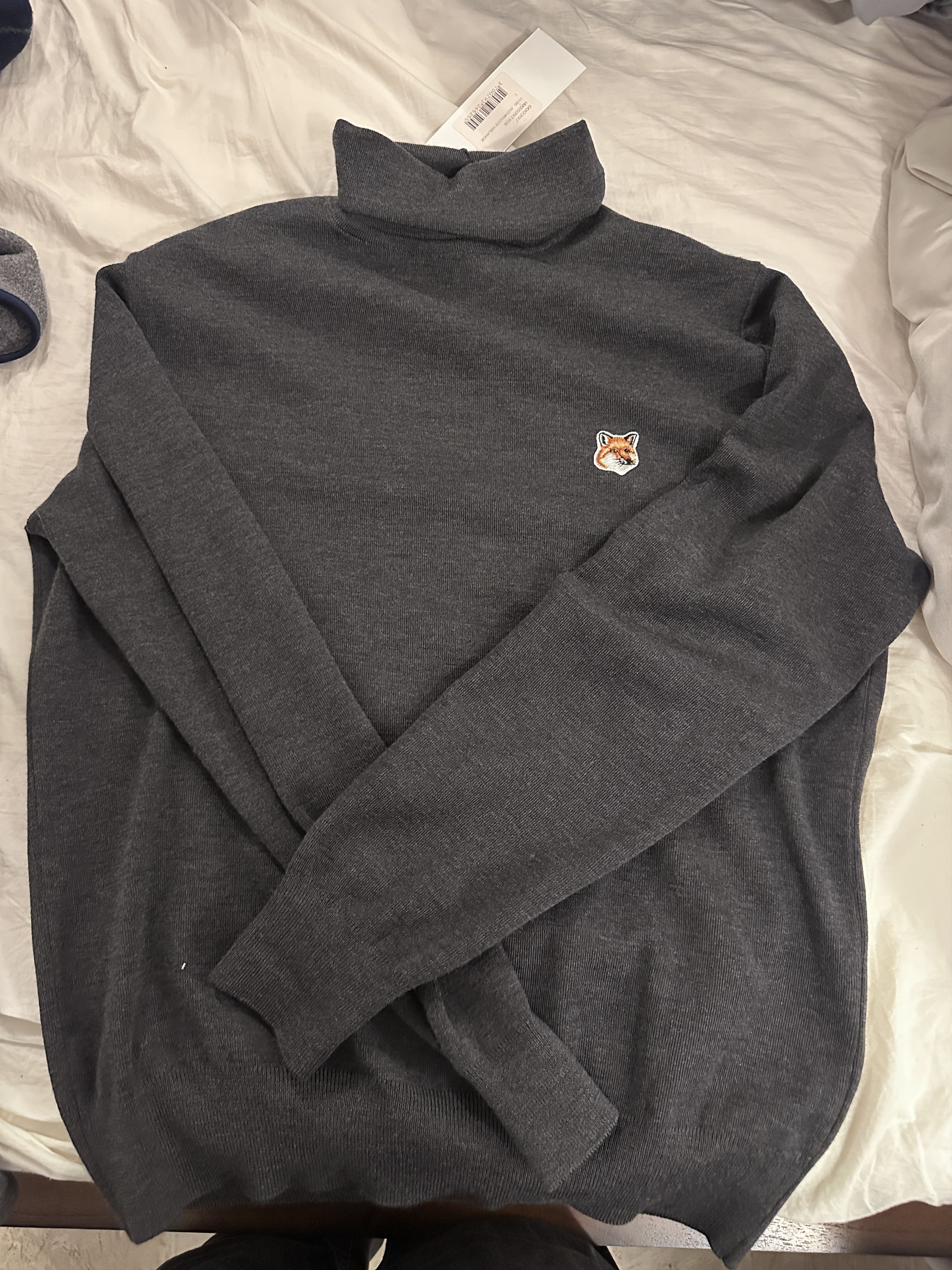 Maison Kitsune Maison Kitsuné Charcoal Fox Head Patch Turtleneck Pullover Size US L / EU 52-54 / 3 - 4 Thumbnail