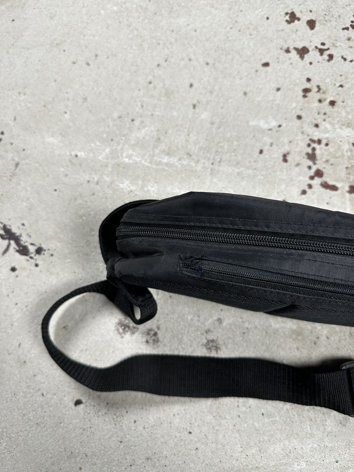 Nike Vintage Y2K Nike Black Waist Bag Pack Swoosh Rare Size ONE SIZE - 8 Thumbnail