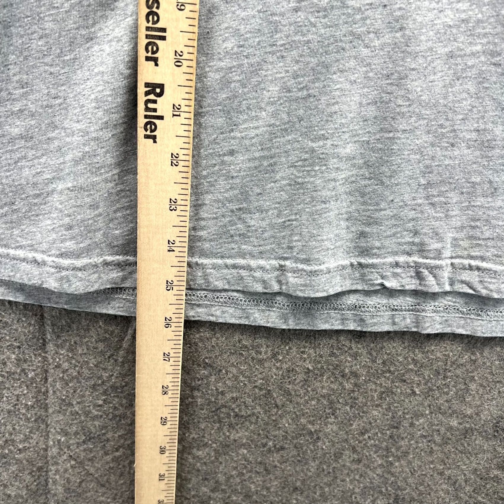 Adidas Adidas Shirt Womens XL Gray 3-Stripes Soccer Tee T-Shirt Crew Neck Activewear Vintage N/A Womens Size XL / US 12-14 / IT 48-50 - 4 Thumbnail