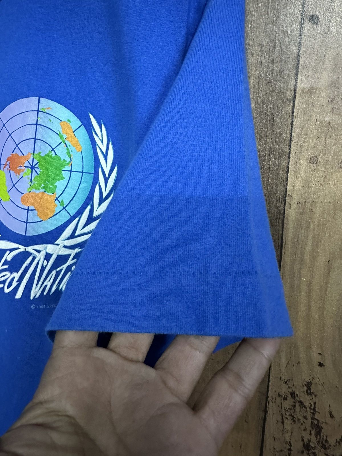 Fruit Of The Loom Vintage 1994 United Nations FOTL Tshirt A247 Size US S / EU 44-46 / 1 - 8 Thumbnail