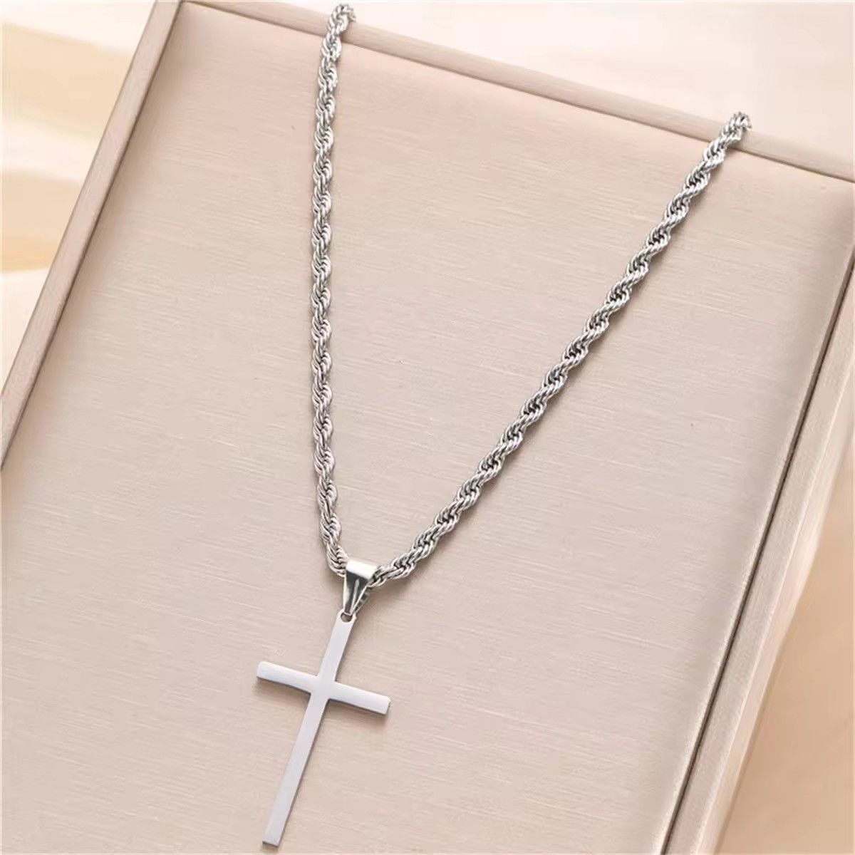Jewelry Cross Pendant Chain Necklace Size ONE SIZE - 2 Thumbnail