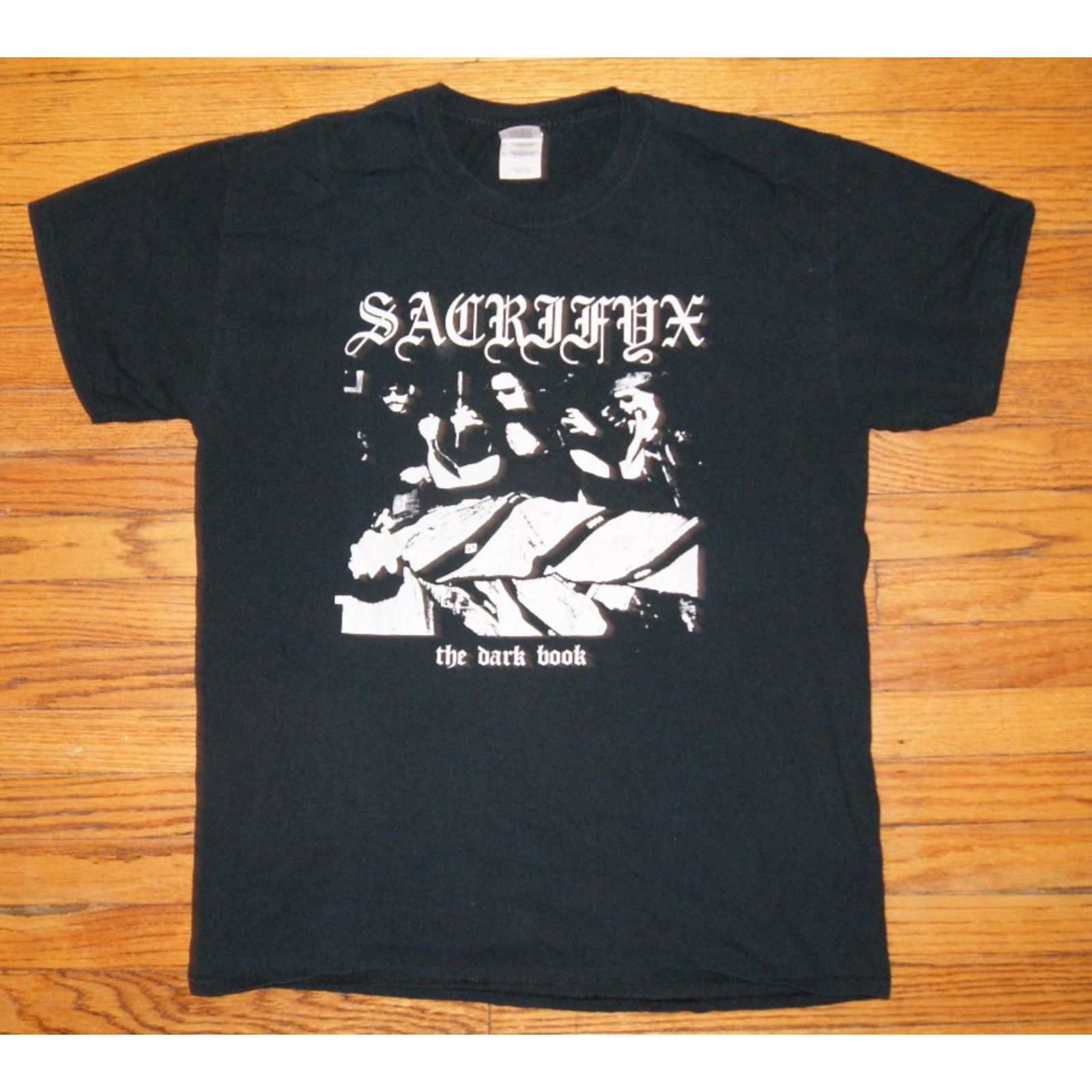 Gildan Gate Horror Sacrifyx Dark Book Fictional Metal Band L TShirt Size US L / EU 52-54 / 3 - 2 Thumbnail