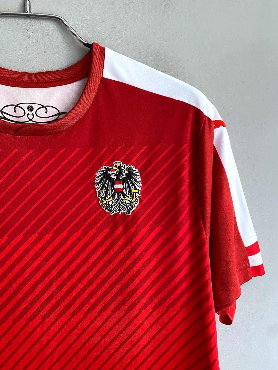 Puma Austria National Team 2015/2016 Home Soccer Jersey, Size L Size US L / EU 52-54 / 3 - 5 Thumbnail