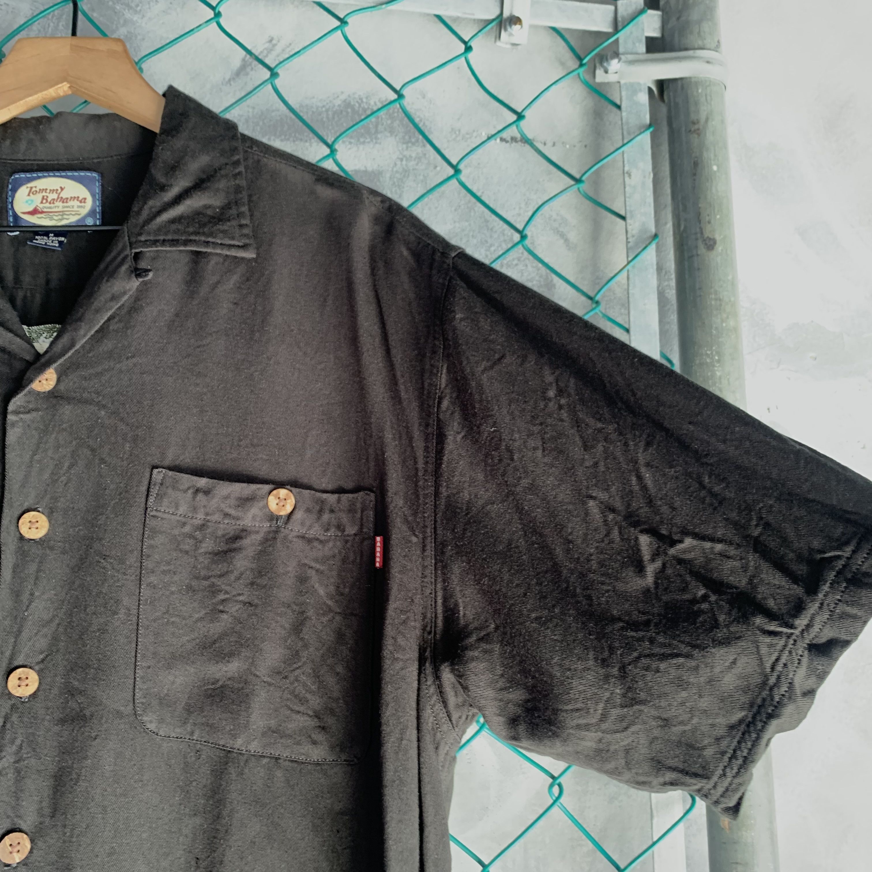Tommy Bahama Tommy Bahamas Shirt Button Up Mens's Size M Black Cigar Club Size US M / EU 48-50 / 2 - 4 Thumbnail