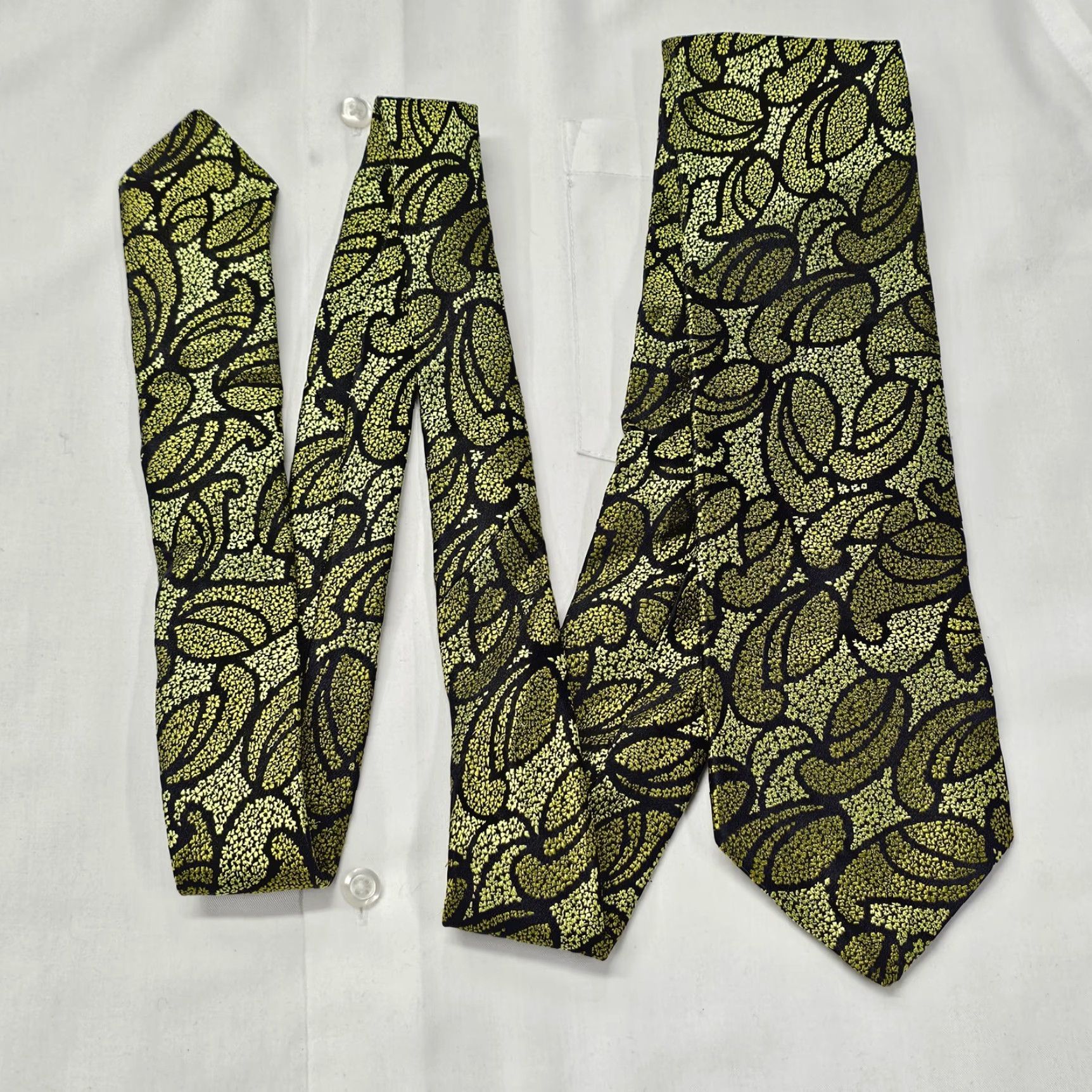 Ted Baker VINTAGE Ted Baker London Tie Paisley Silk Iridescent Green Black 58" X 3.5" Adult Men’s Silk Necktie Men's Navy Green 90s Event Wedding Size ONE SIZE - 2 Thumbnail