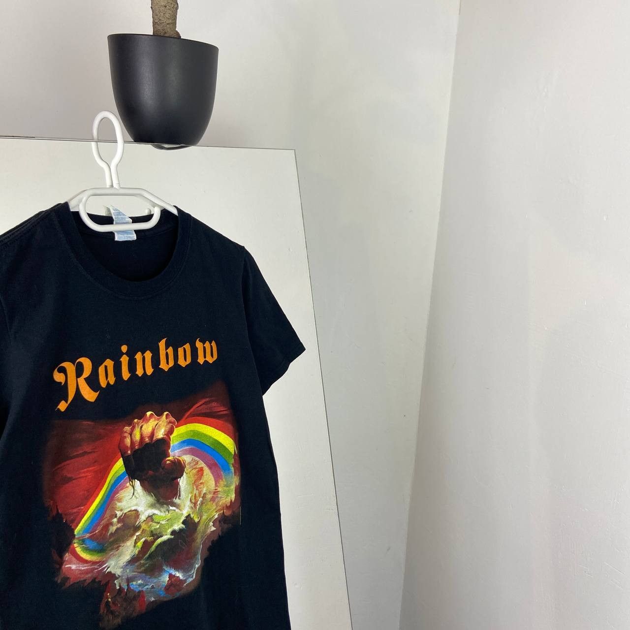 Band Tees Rainbow Vintage Rock Band Tour 2009 T-Shirt Size US S / EU 44-46 / 1 - 3 Thumbnail