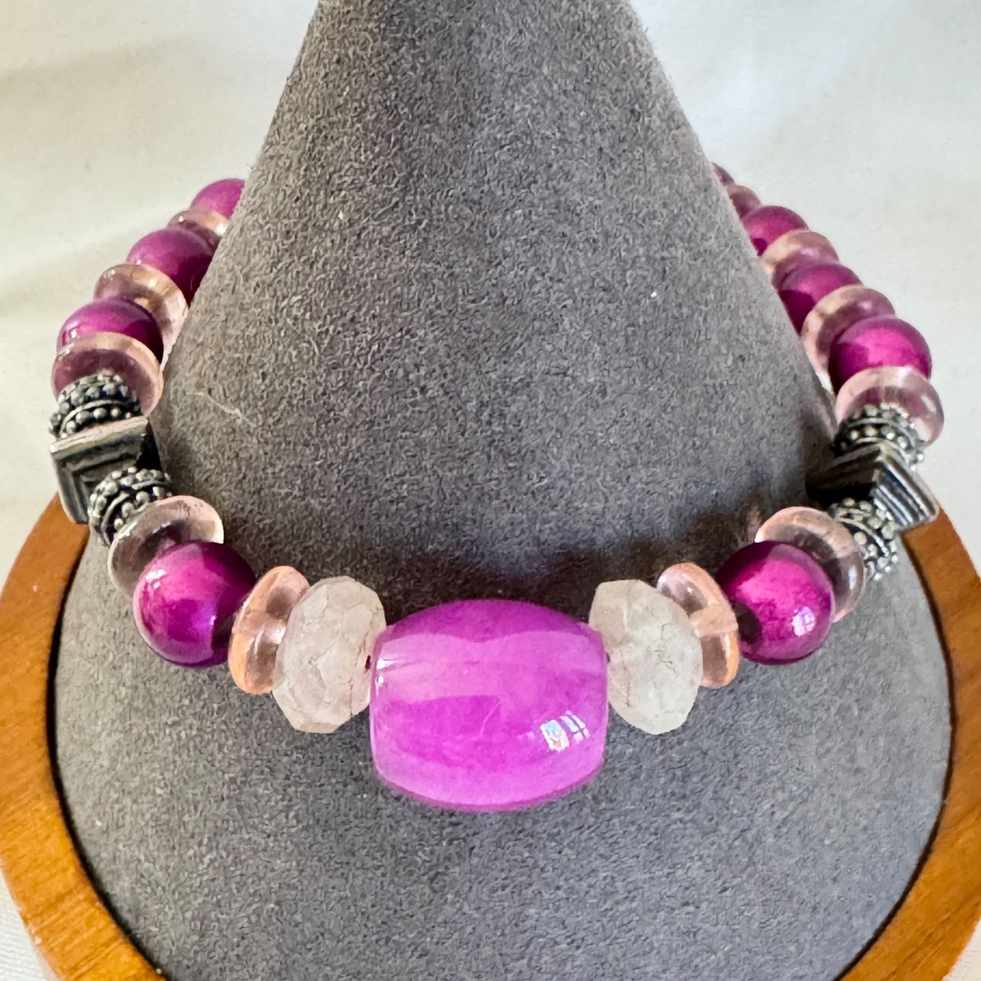 Vintage Silver Tone Pink Fuchsia Artisan Glass Bead & Silver Bead St Size ONE SIZE - 1 Thumbnail