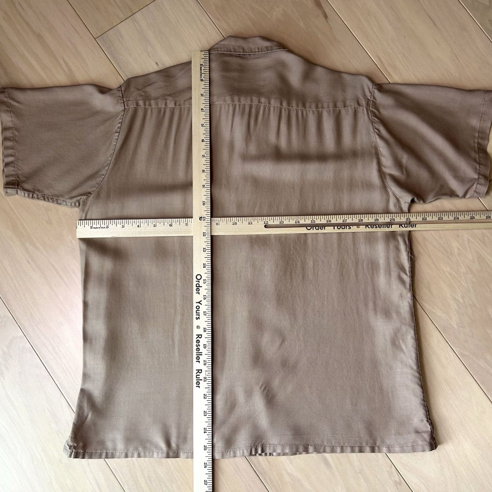 Vintage VINTAGE Mac Alpine Camp Shirt Short Sleeve Men’s 15/15-1/2 Beige Twill Button-Up Pockets Easy Care Casual Workwear Party/Cocktail Mens Size US M / EU 48-50 / 2 - 4 Thumbnail